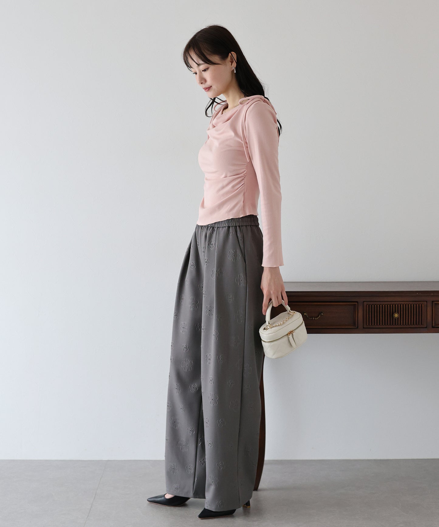 【SALE】フラワーエンボスワイドパンツ