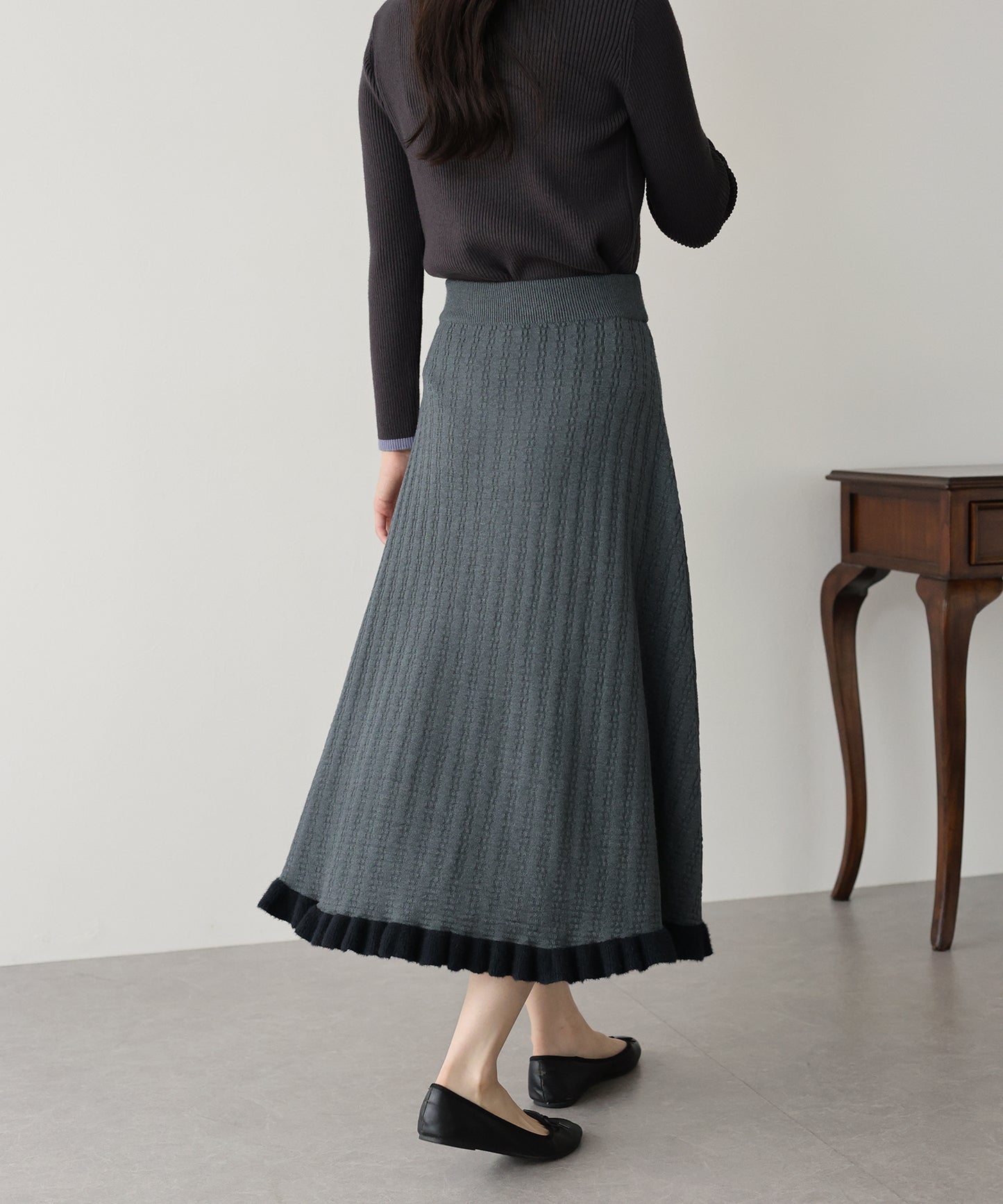 【SALE】裾フリルニットスカート