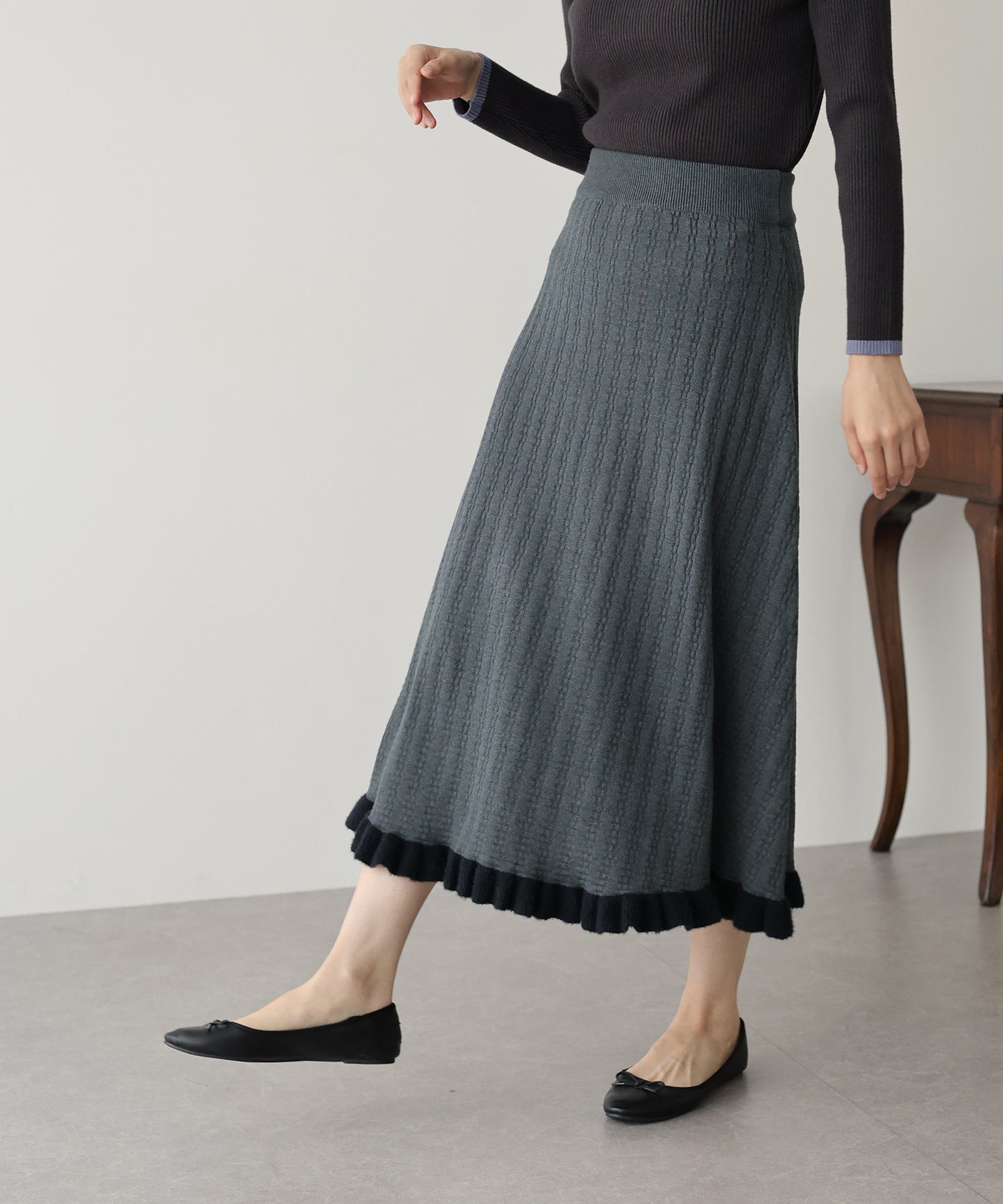 【SALE】裾フリルニットスカート