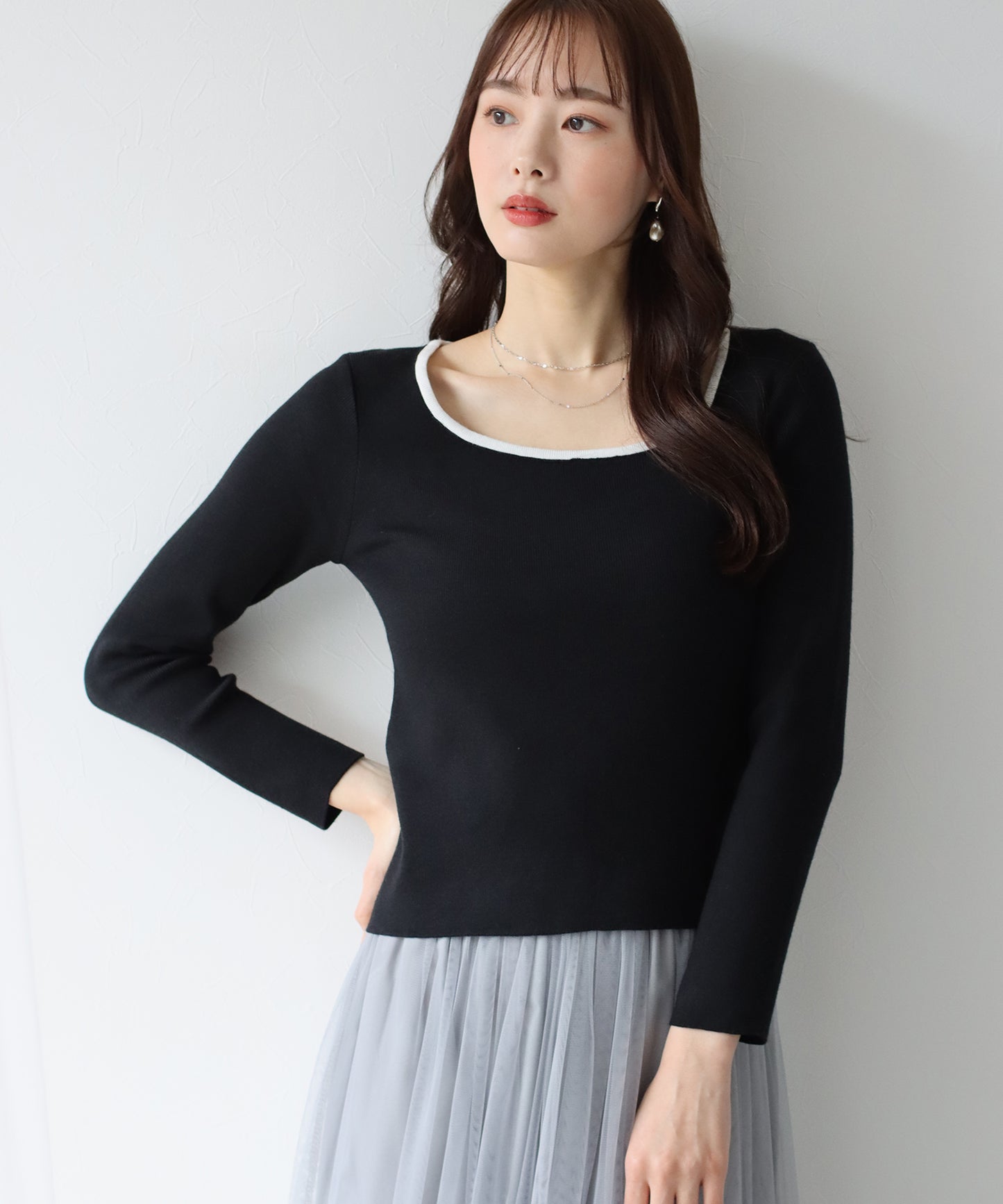 【SALE】襟元配色パイピングニット