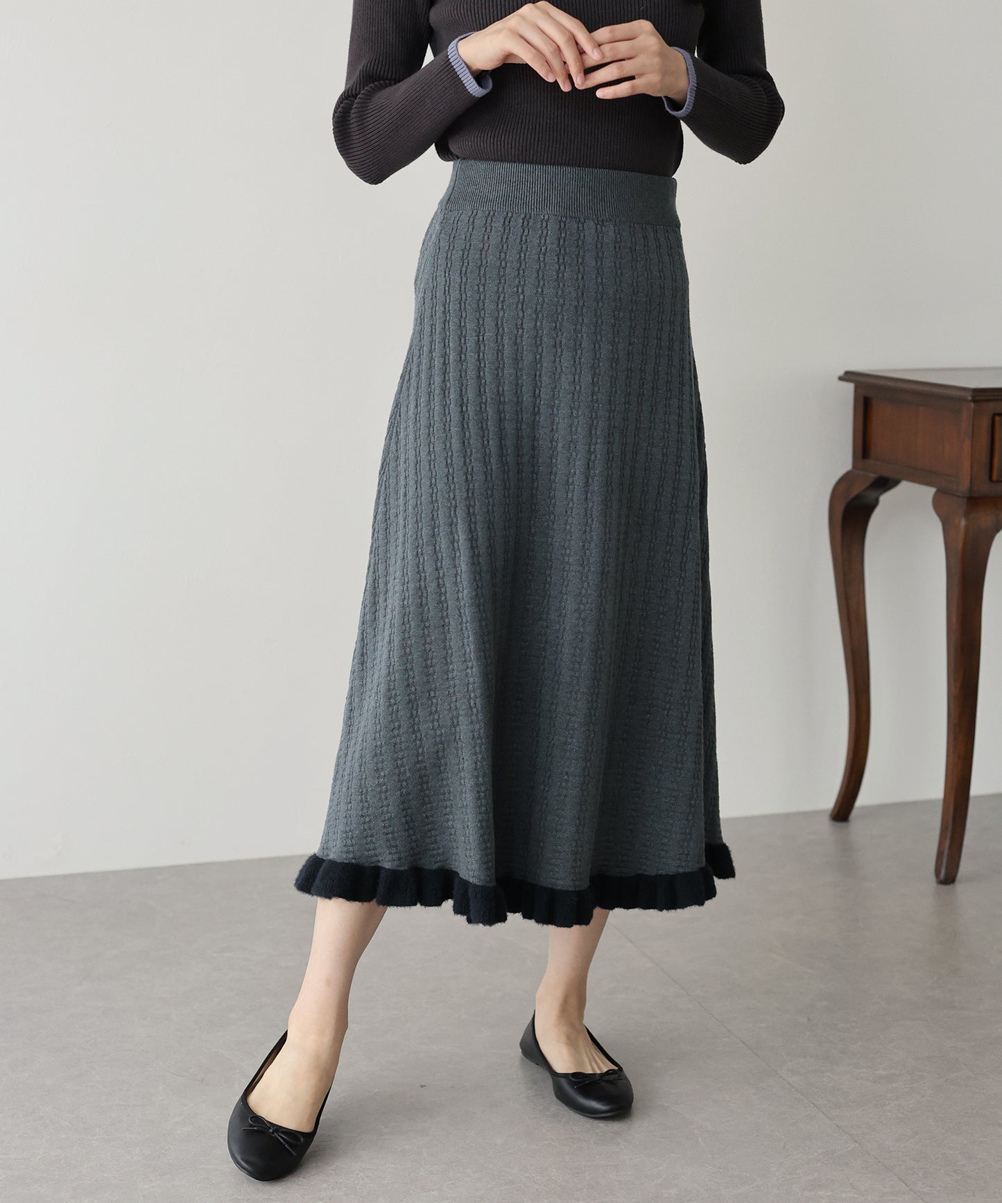 【SALE】裾フリルニットスカート