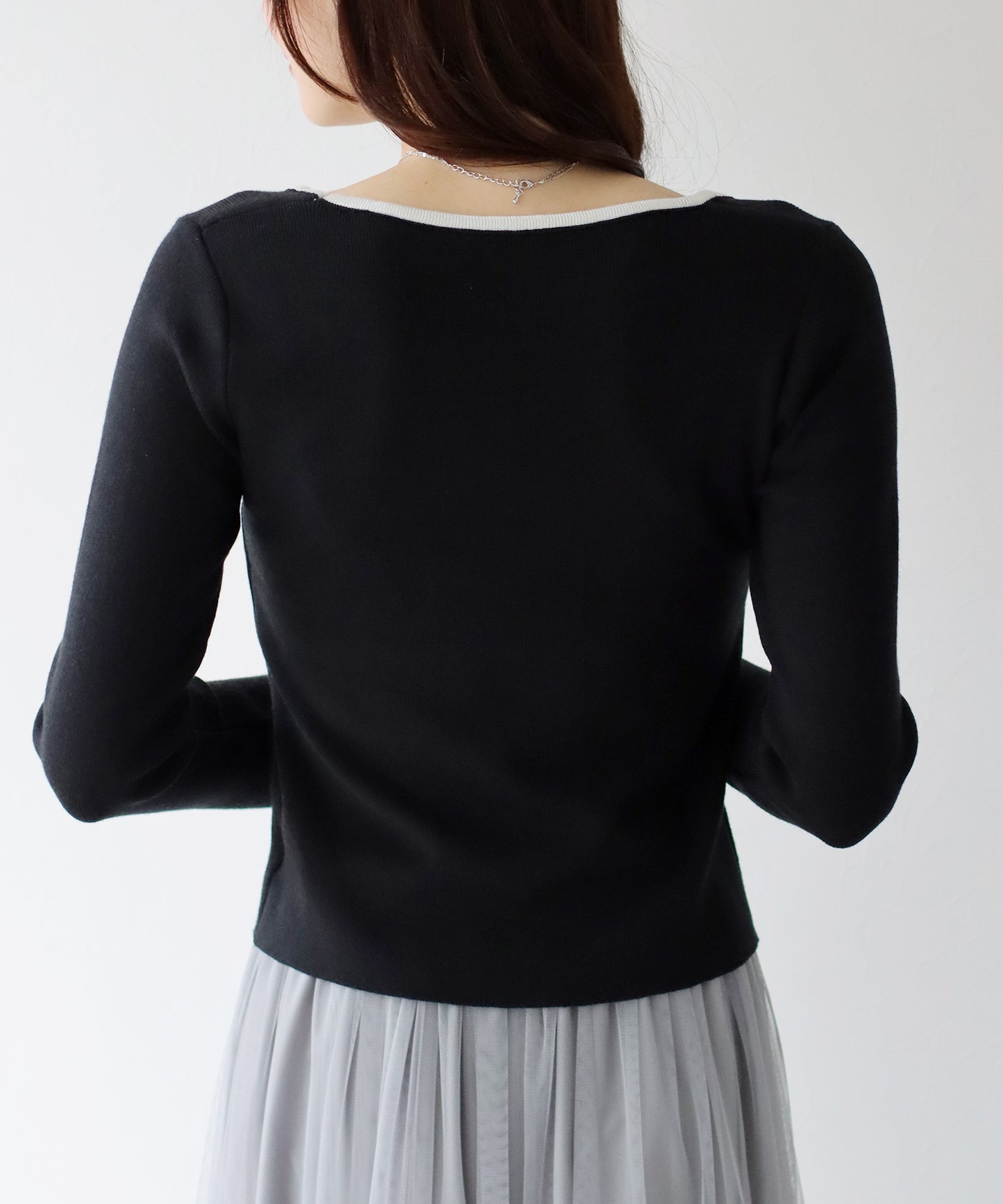 【SALE】襟元配色パイピングニット