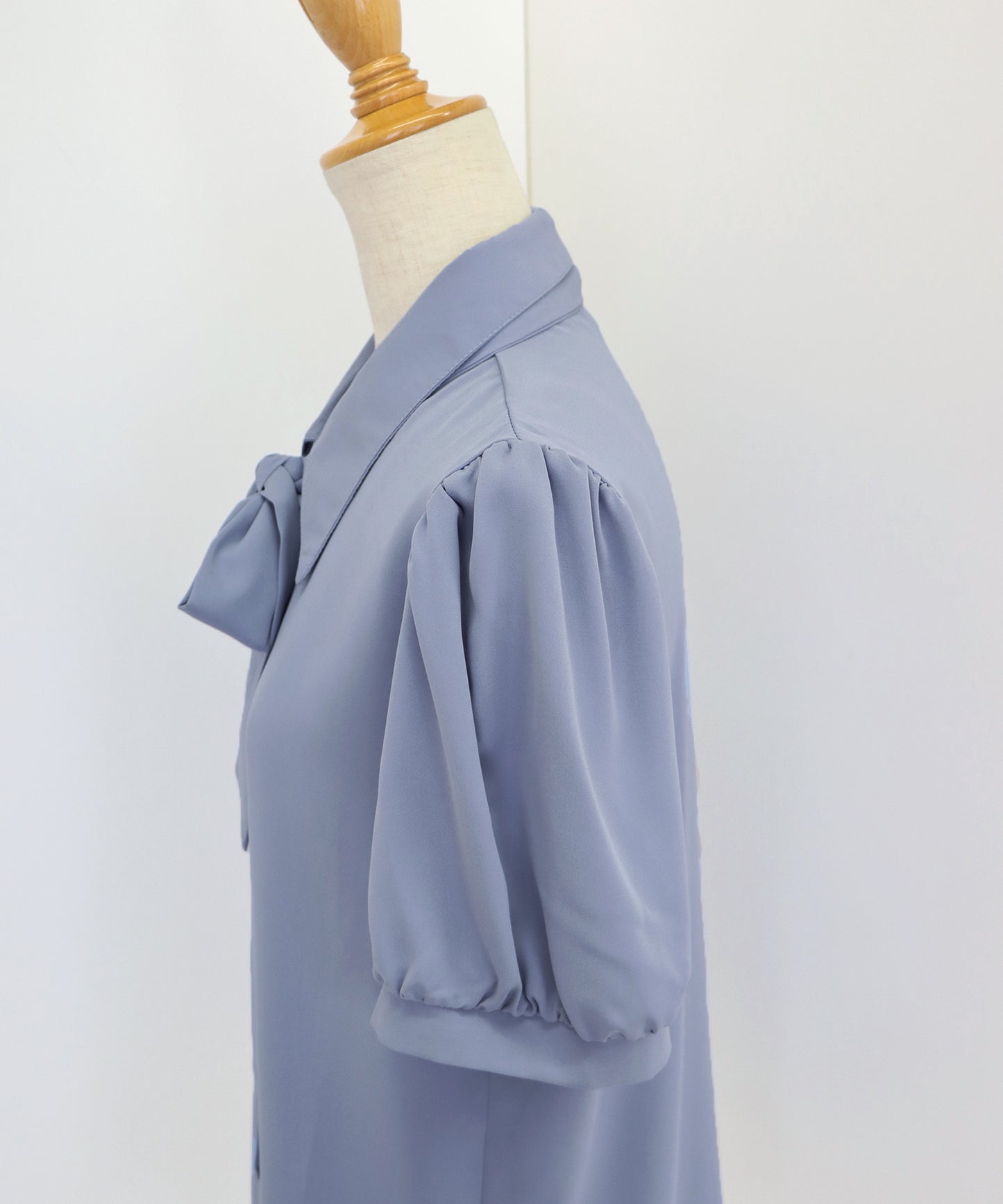 보우타이 리본 블라우스