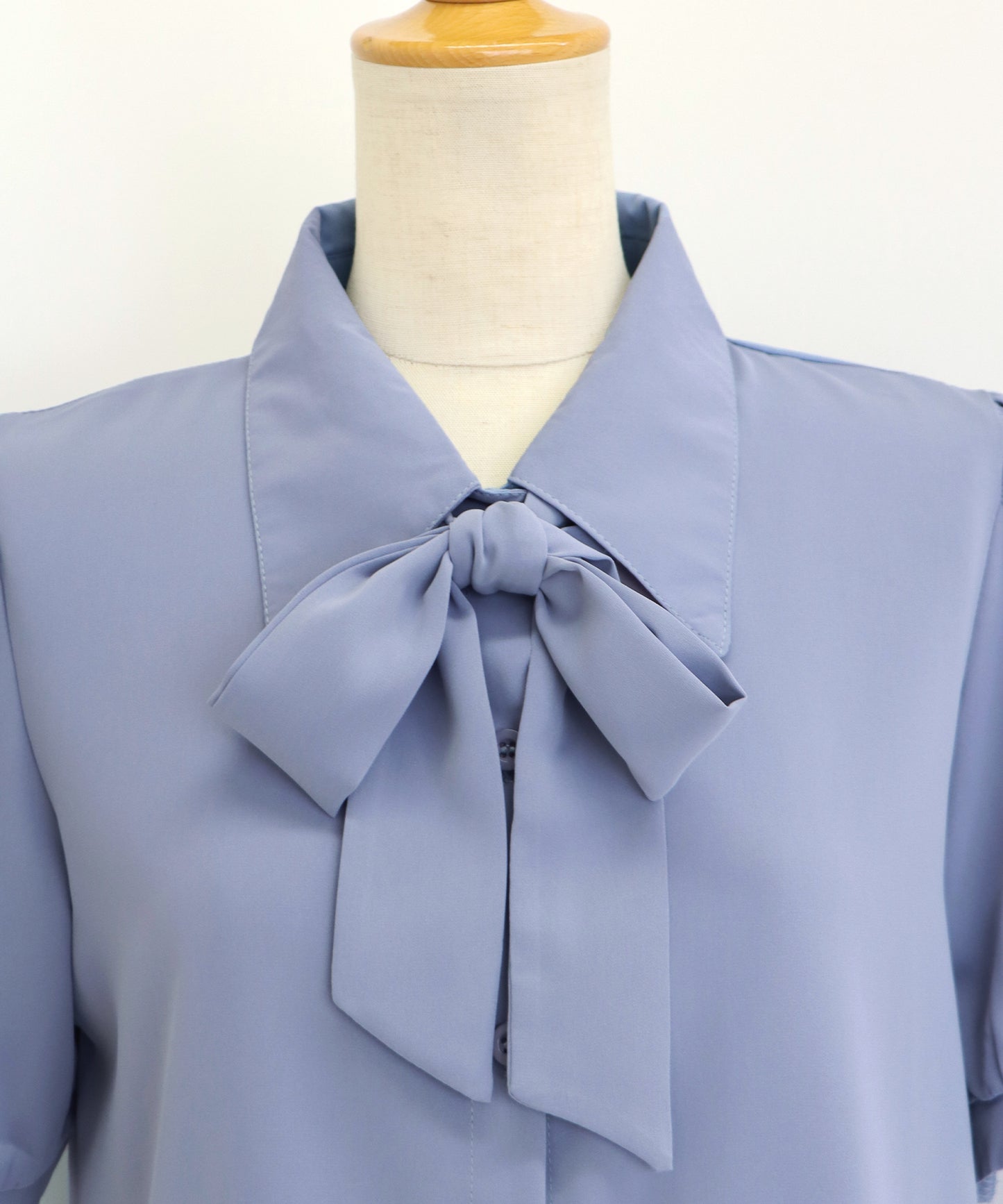 보우타이 리본 블라우스