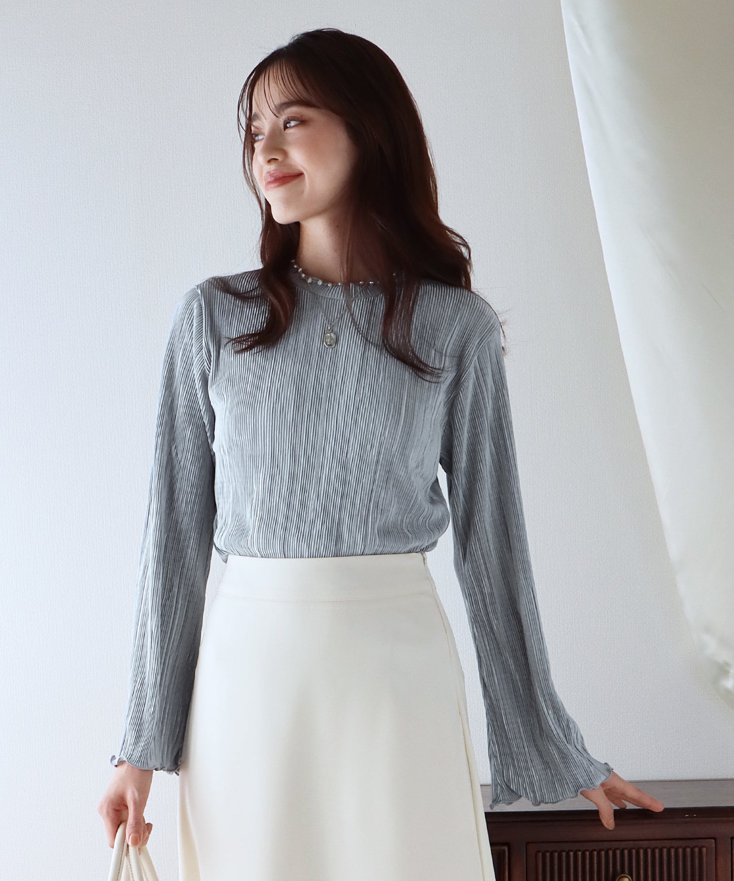 플레어 슬리브 랜덤 플리츠 멜로 블라우스