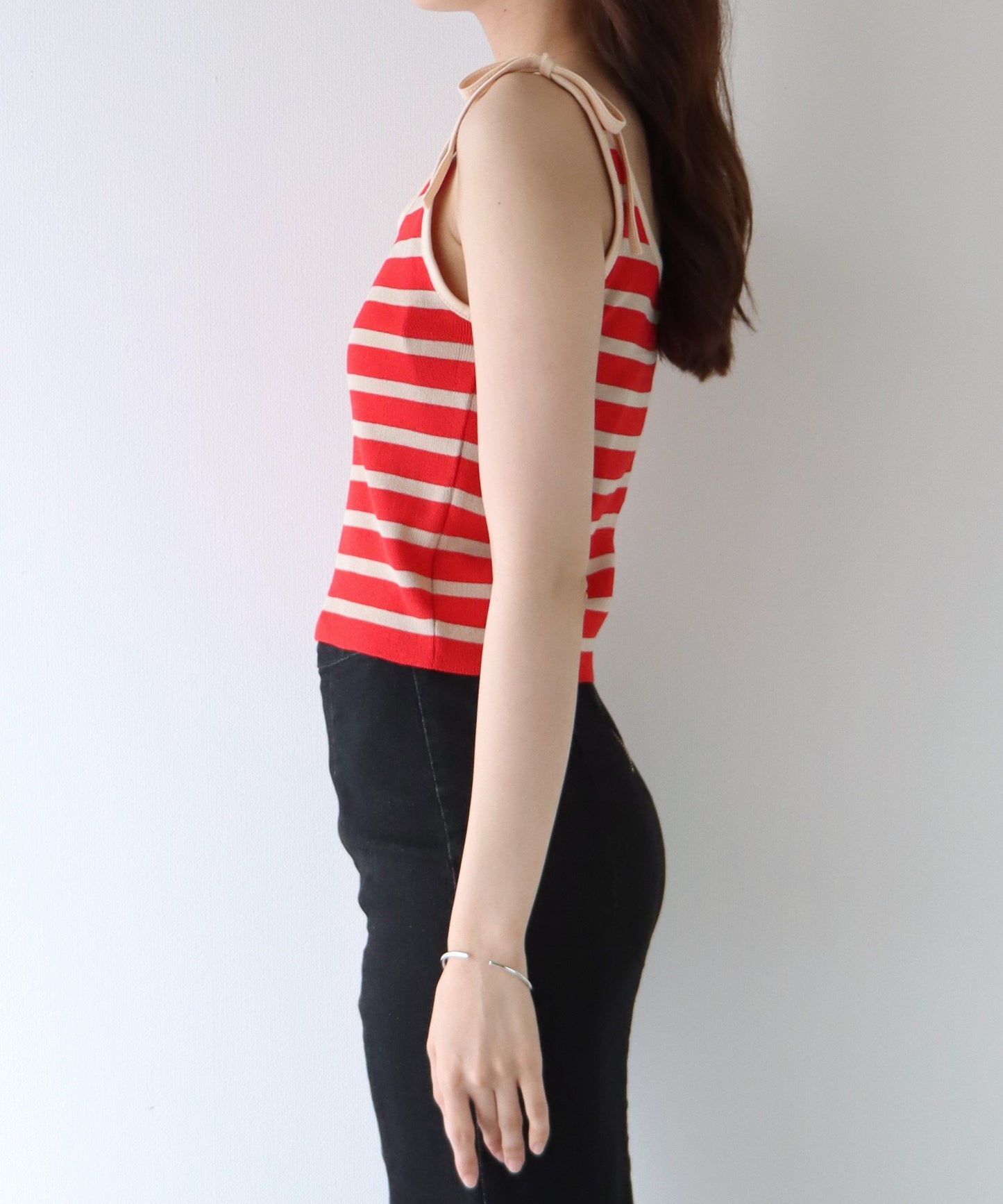 어깨 리본 테두리 캐미솔