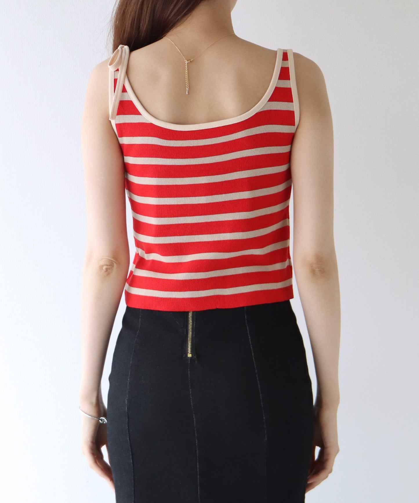 어깨 리본 테두리 캐미솔