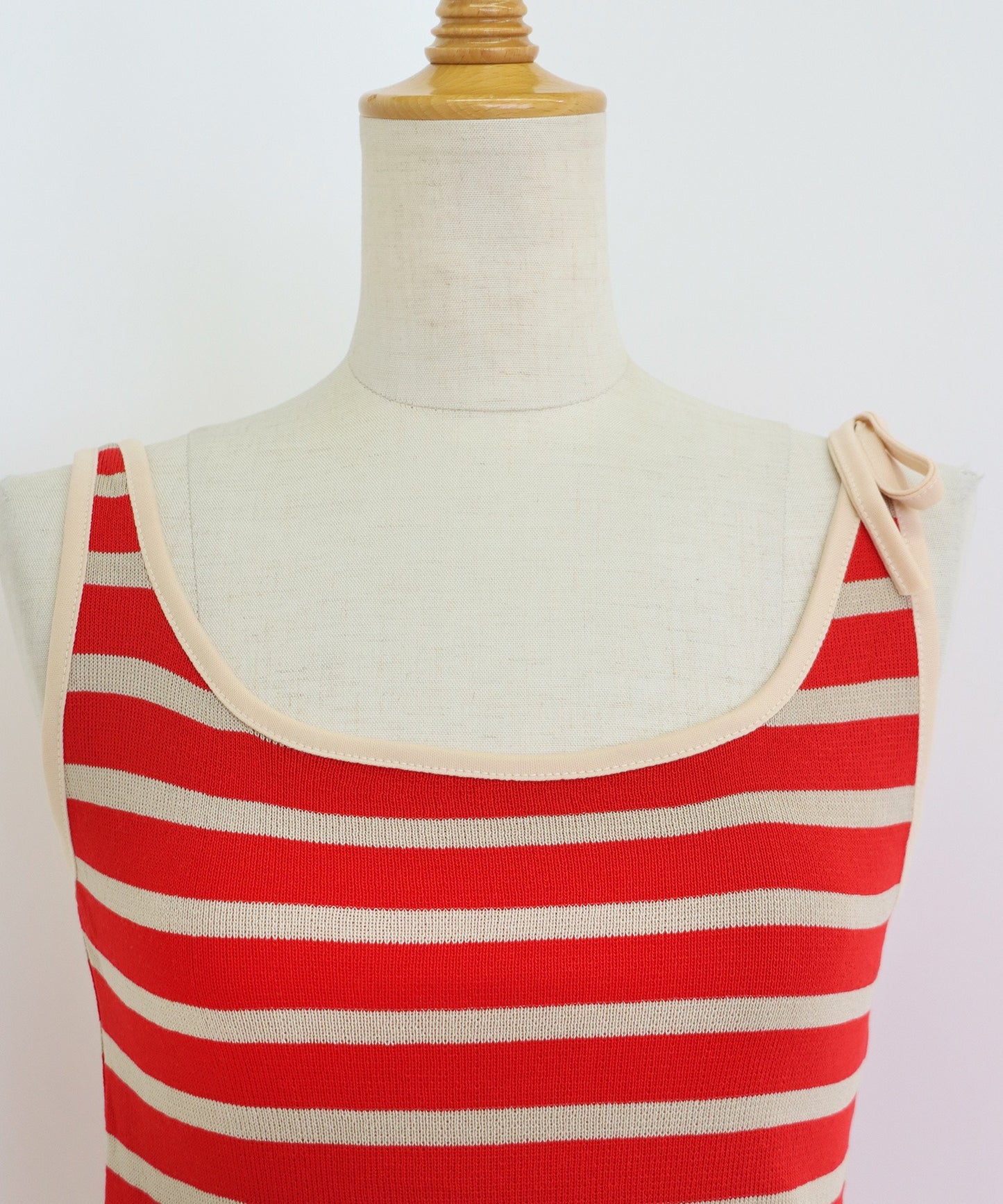 어깨 리본 테두리 캐미솔