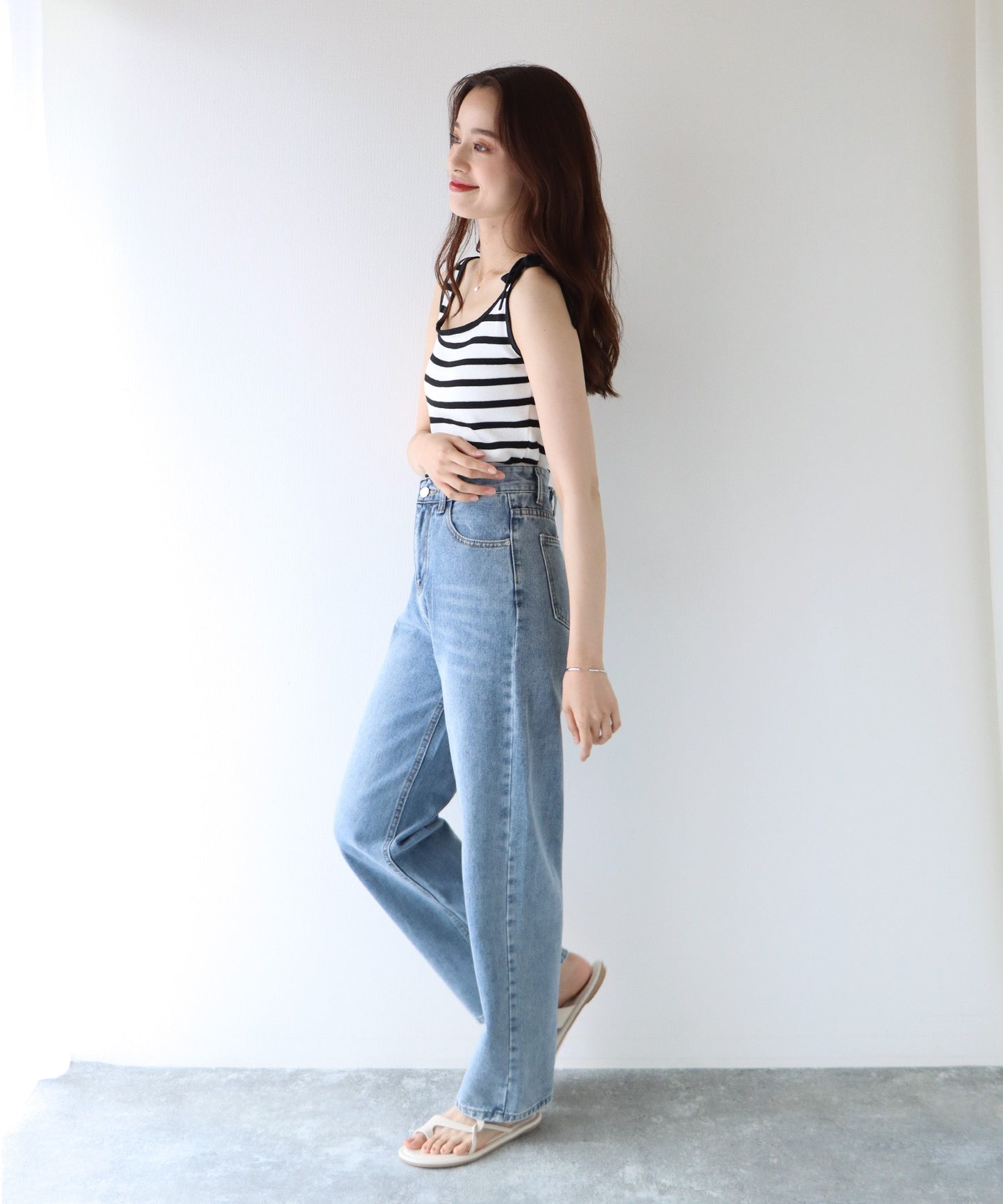 어깨 리본 테두리 캐미솔