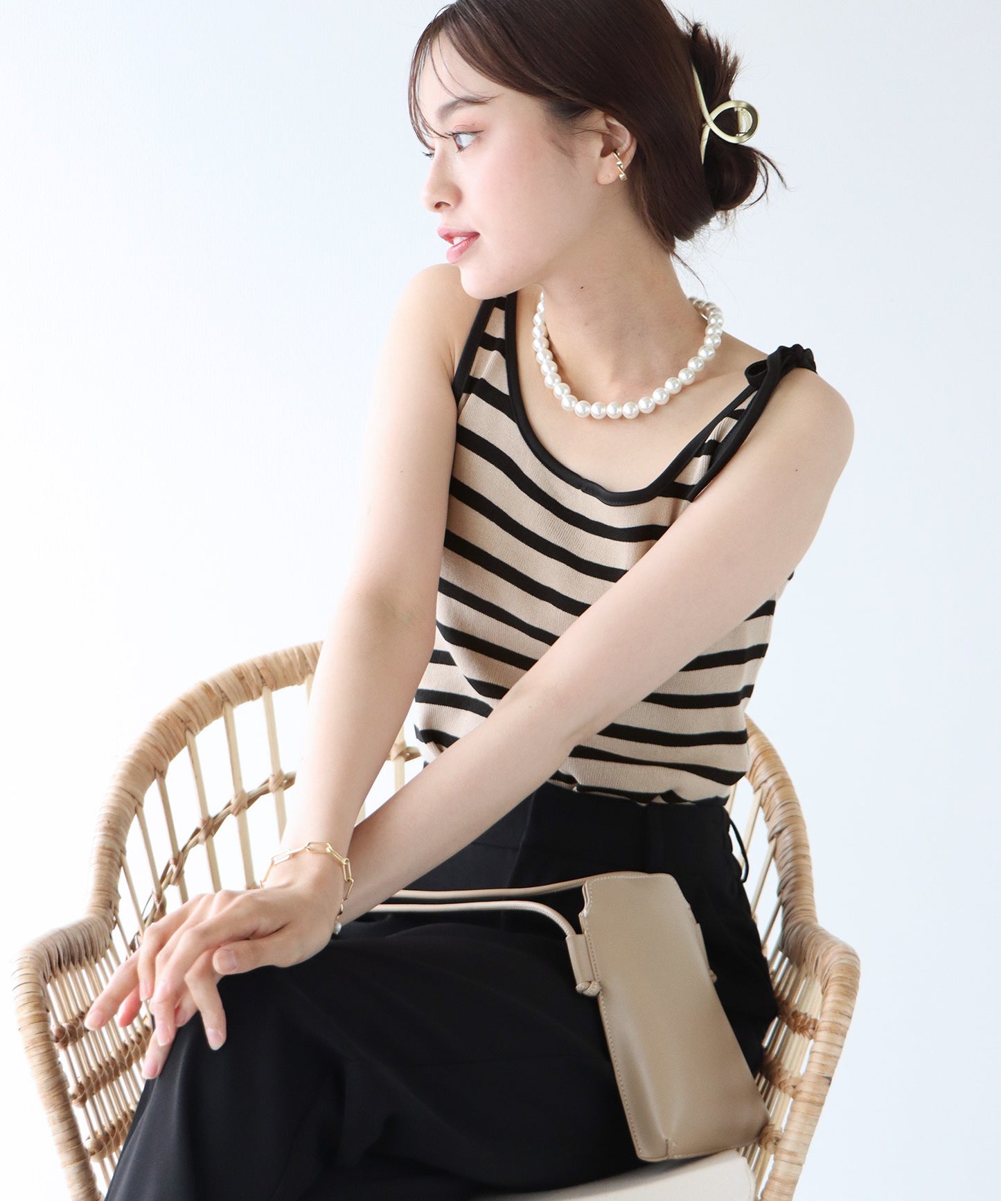 어깨 리본 테두리 캐미솔