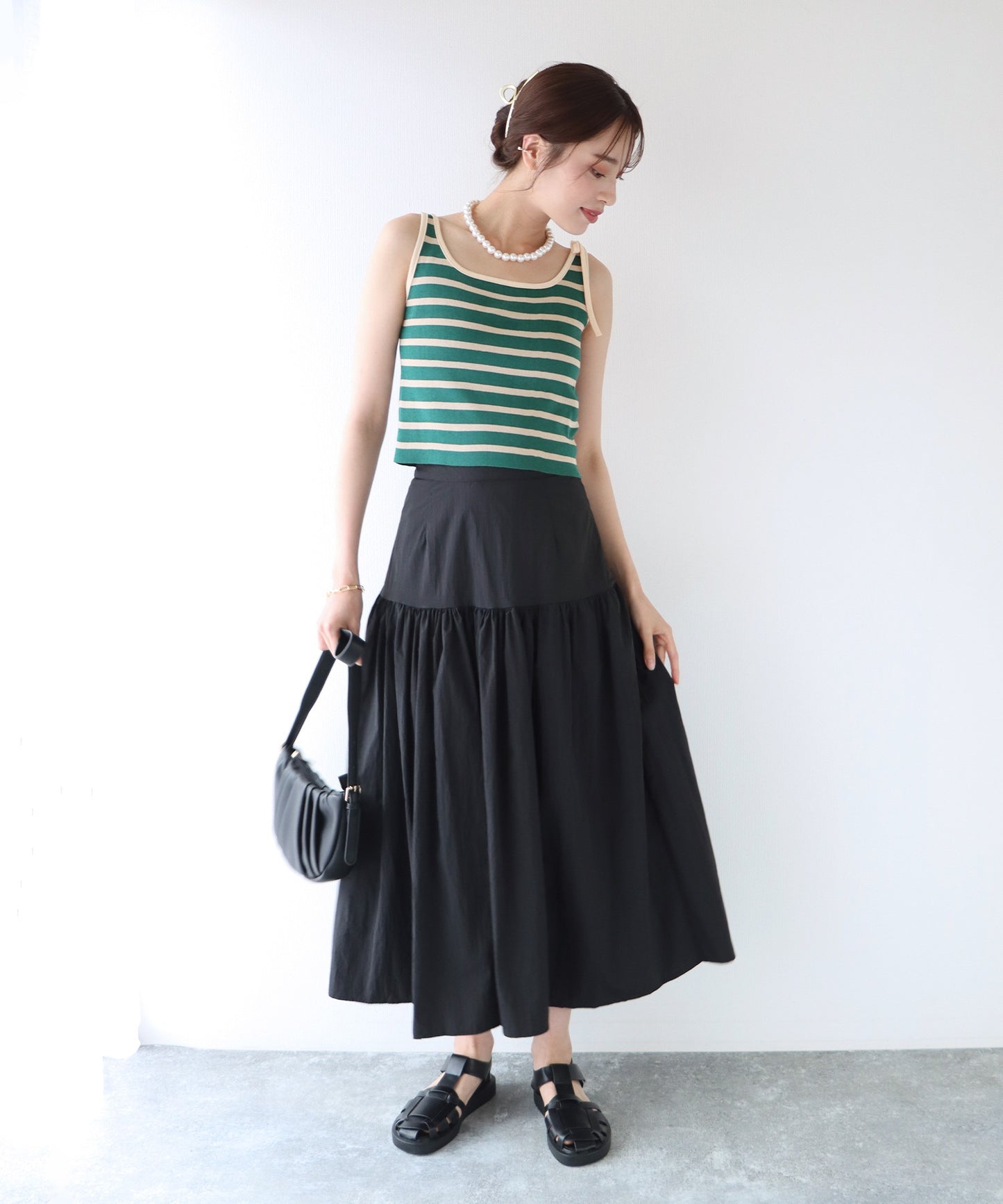 어깨 리본 테두리 캐미솔