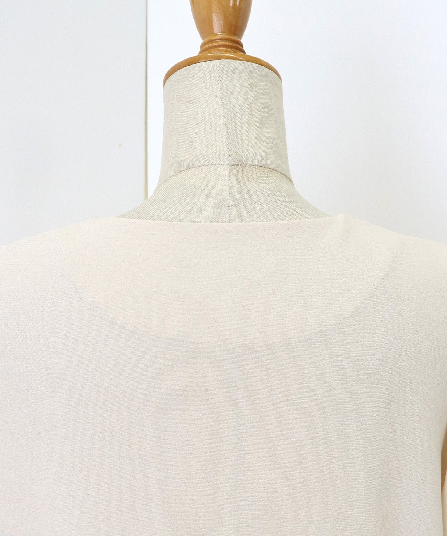 펄 도트 버튼 블라우스