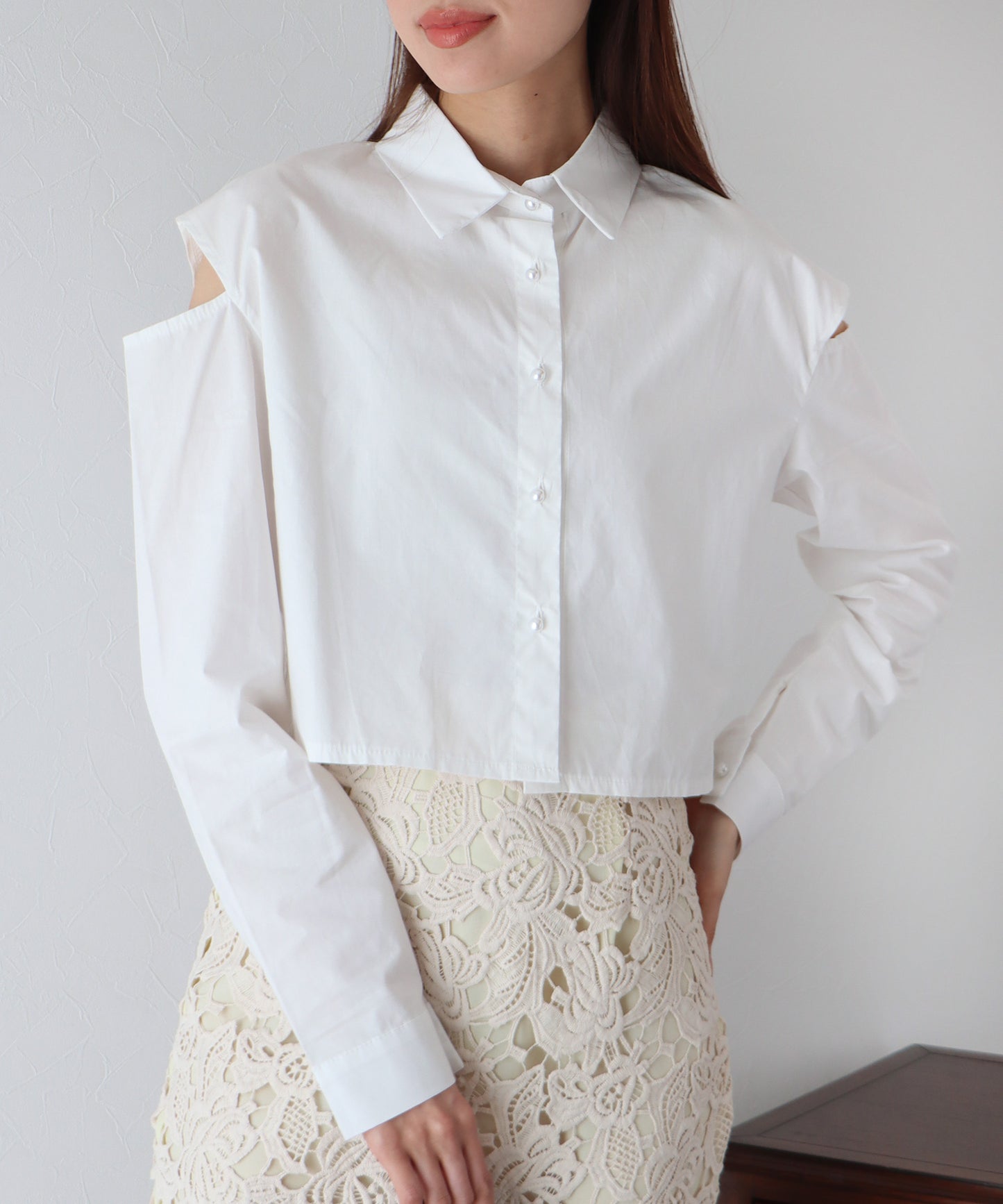 【SALE】ショート丈肩開きデザインシャツ【ネコポス】