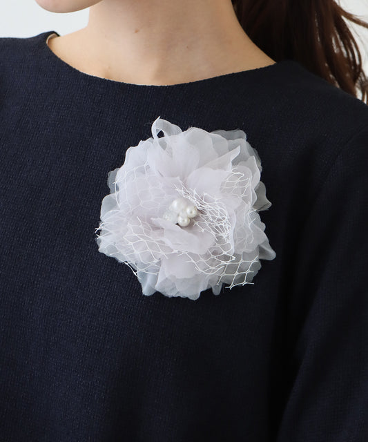 オーガンジーフラワーコサージュ