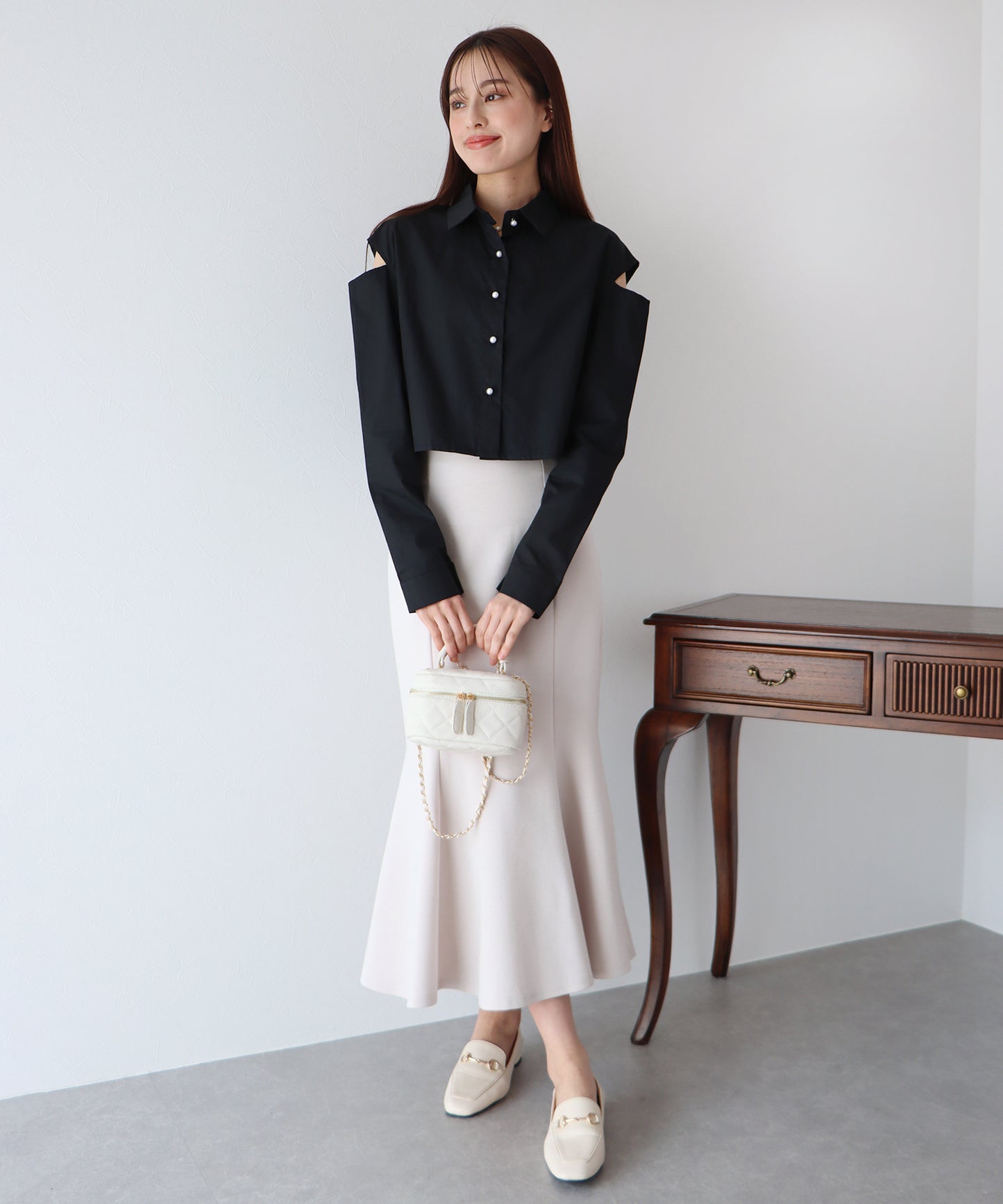 【SALE】ショート丈肩開きデザインシャツ【ネコポス】