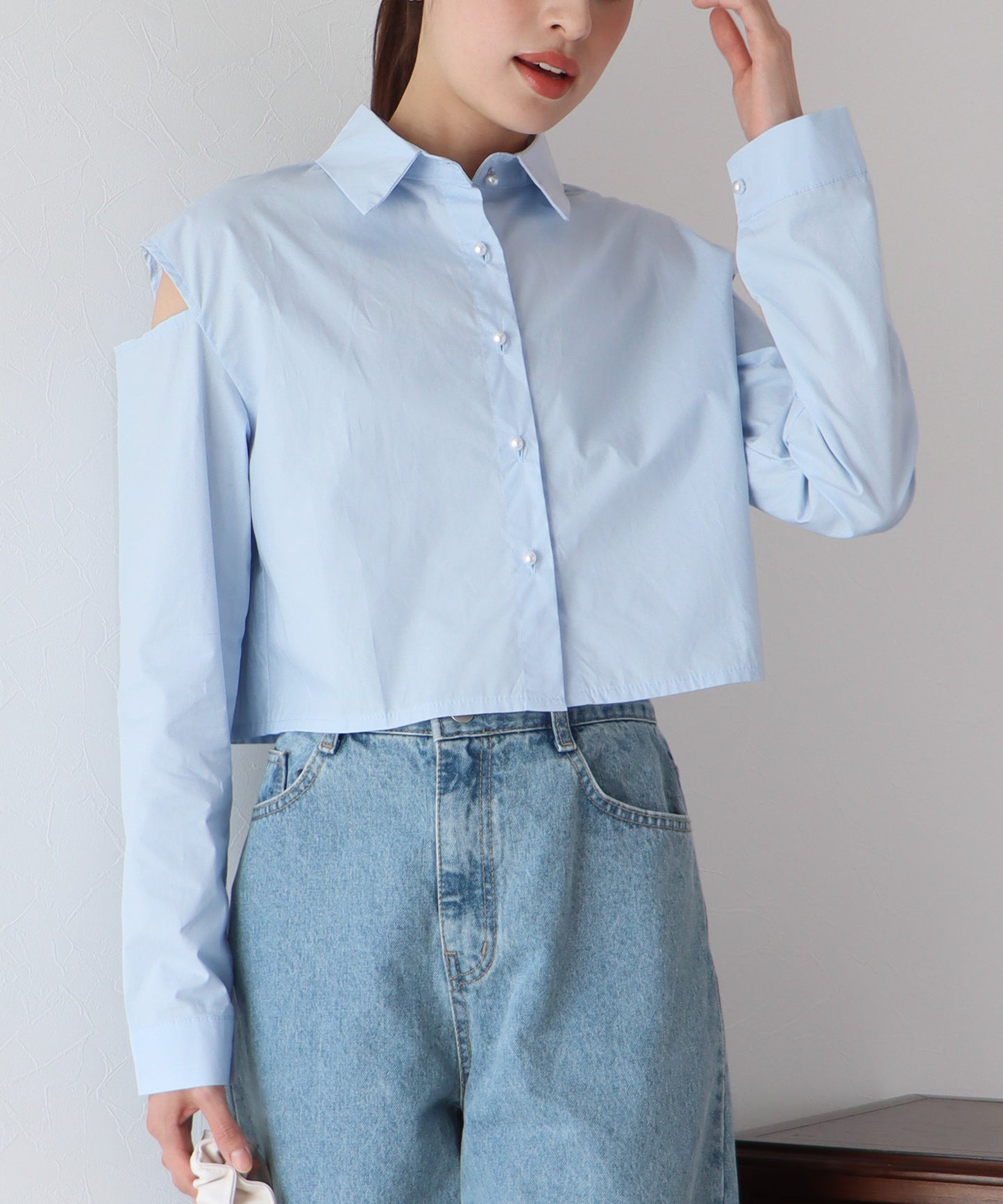 【SALE】ショート丈肩開きデザインシャツ【ネコポス】