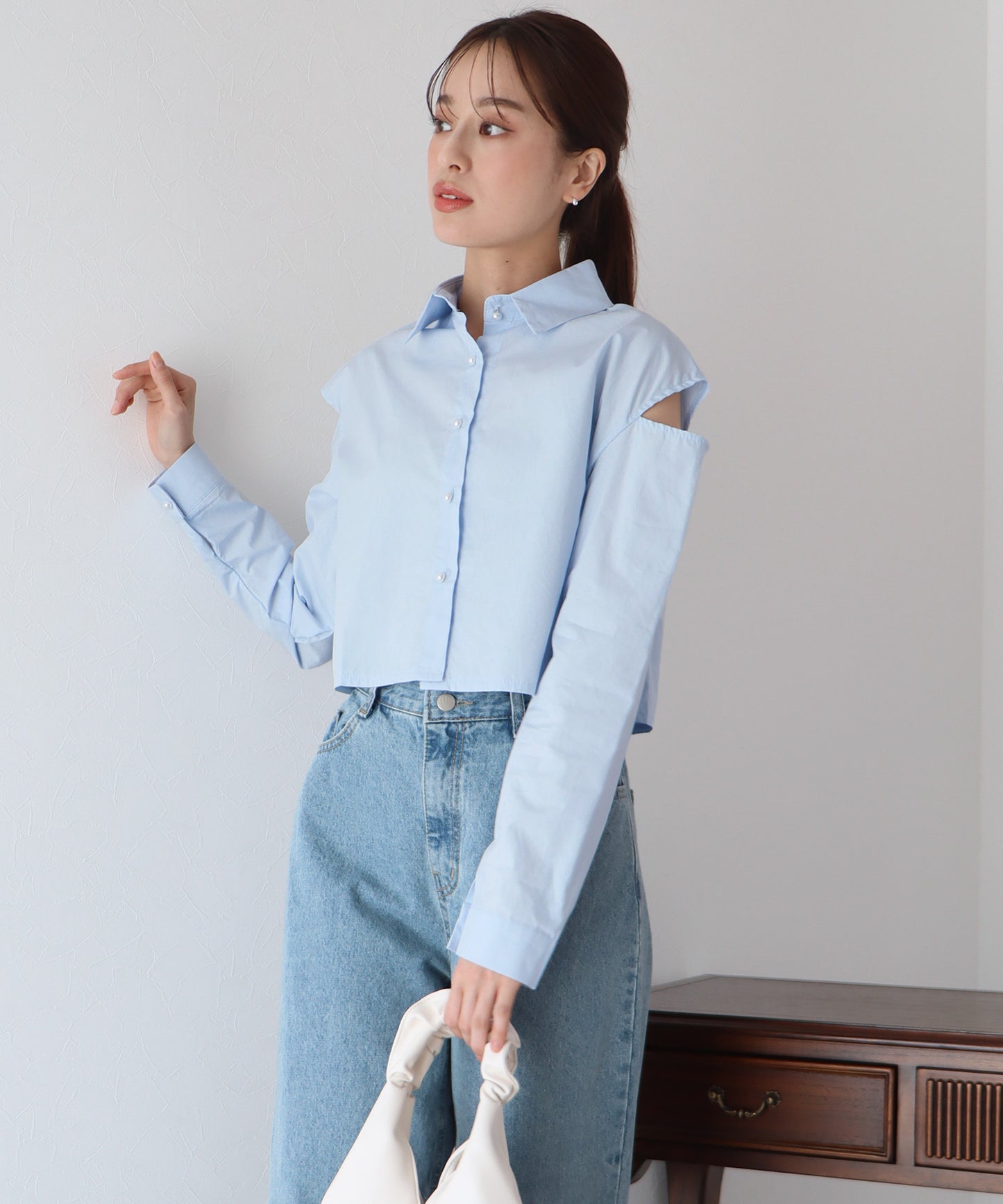 【SALE】ショート丈肩開きデザインシャツ【ネコポス】