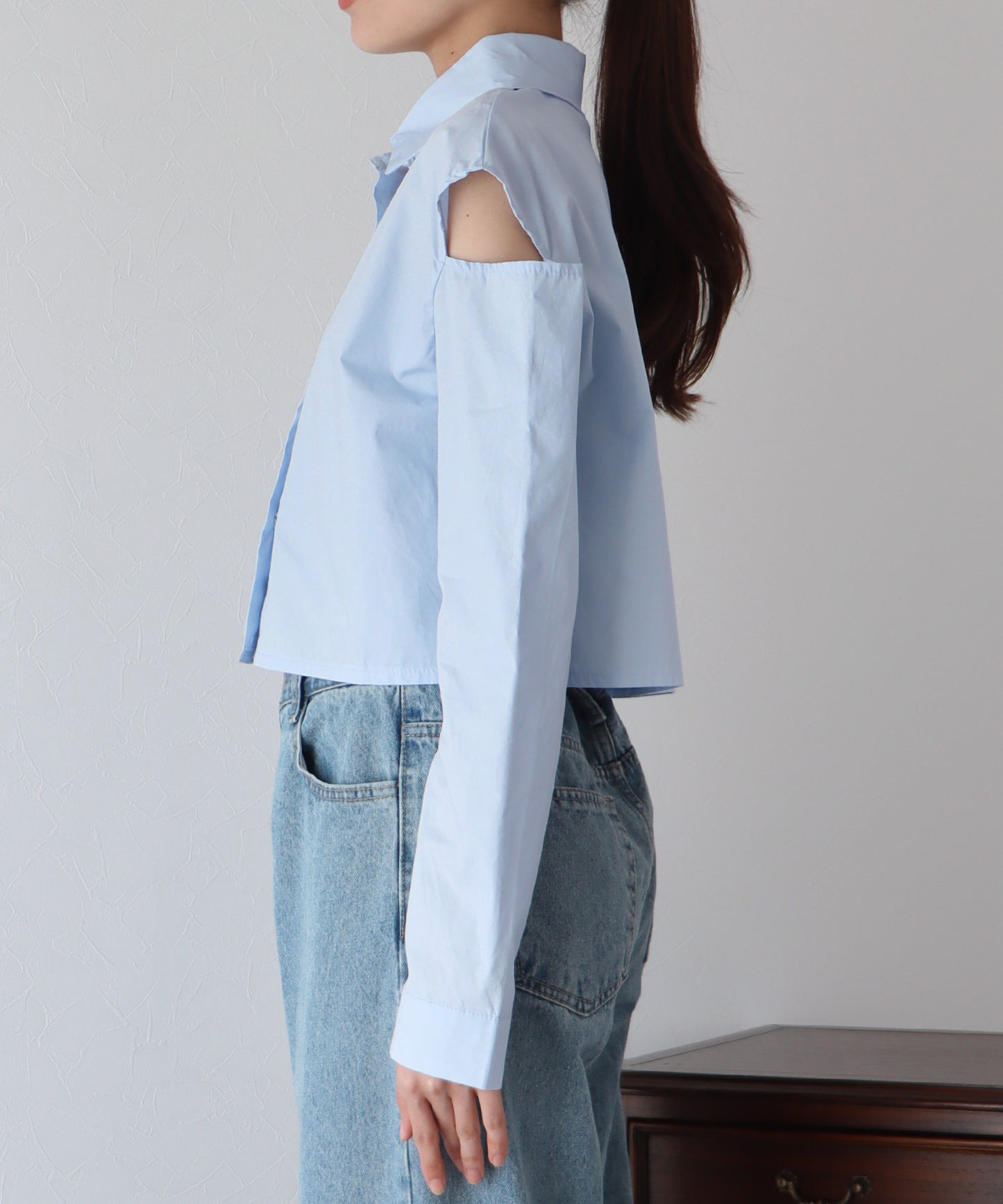 【SALE】ショート丈肩開きデザインシャツ【ネコポス】