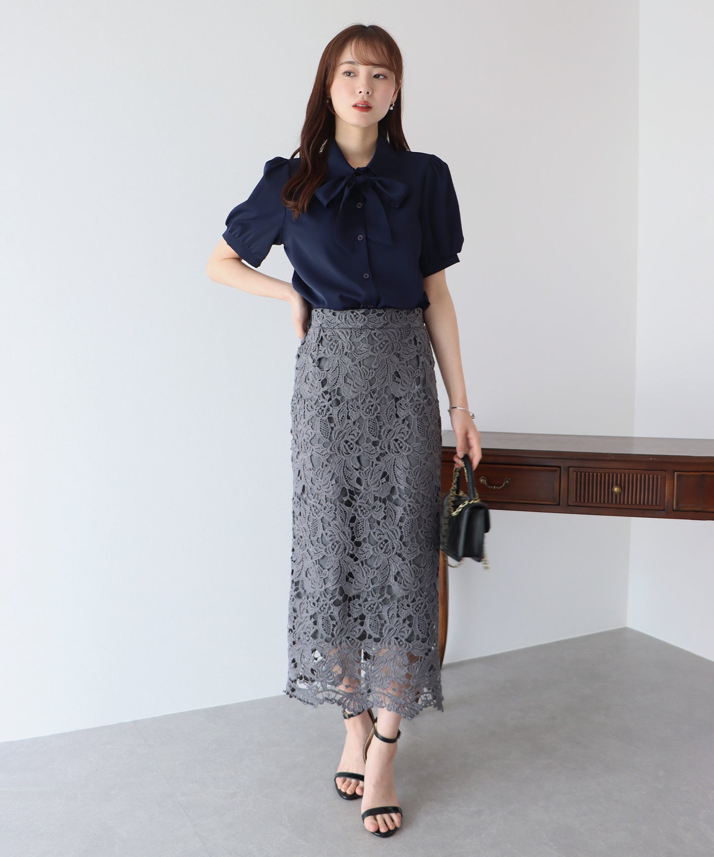 보우타이 리본 블라우스