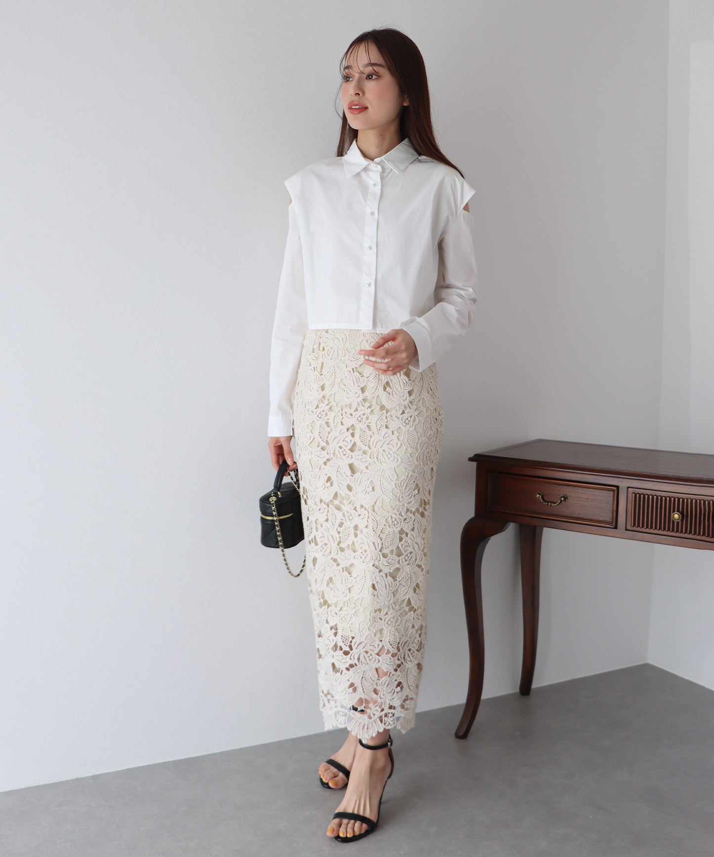 【SALE】ショート丈肩開きデザインシャツ【ネコポス】