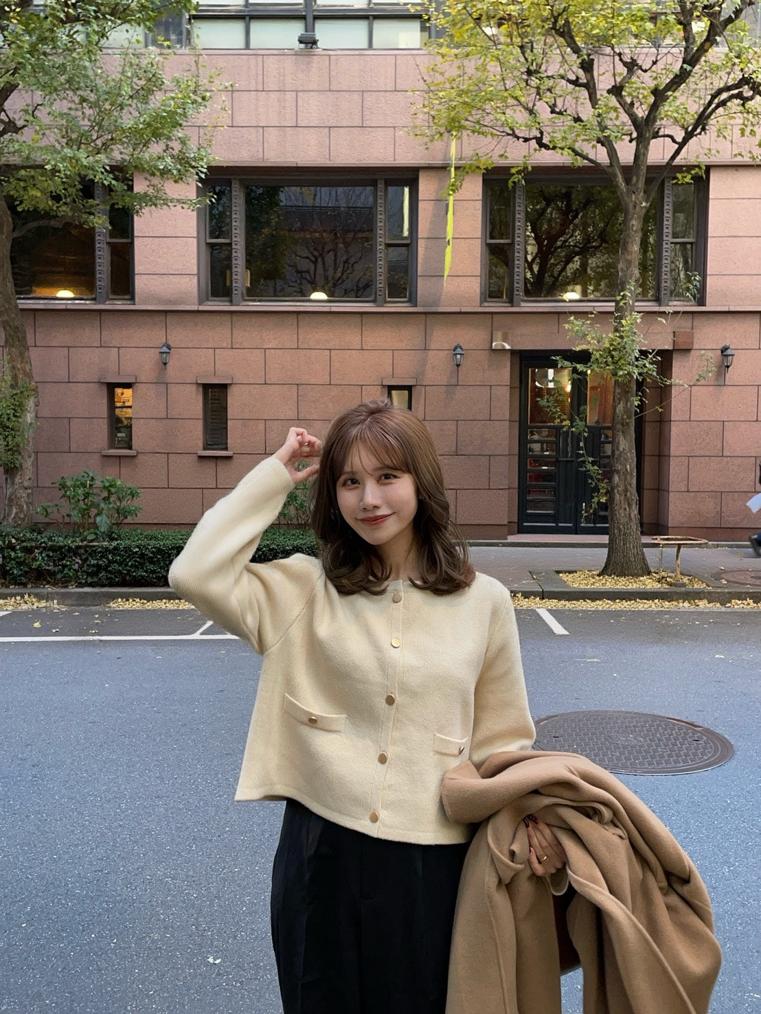 金ボタンノーカラーニットジャケット