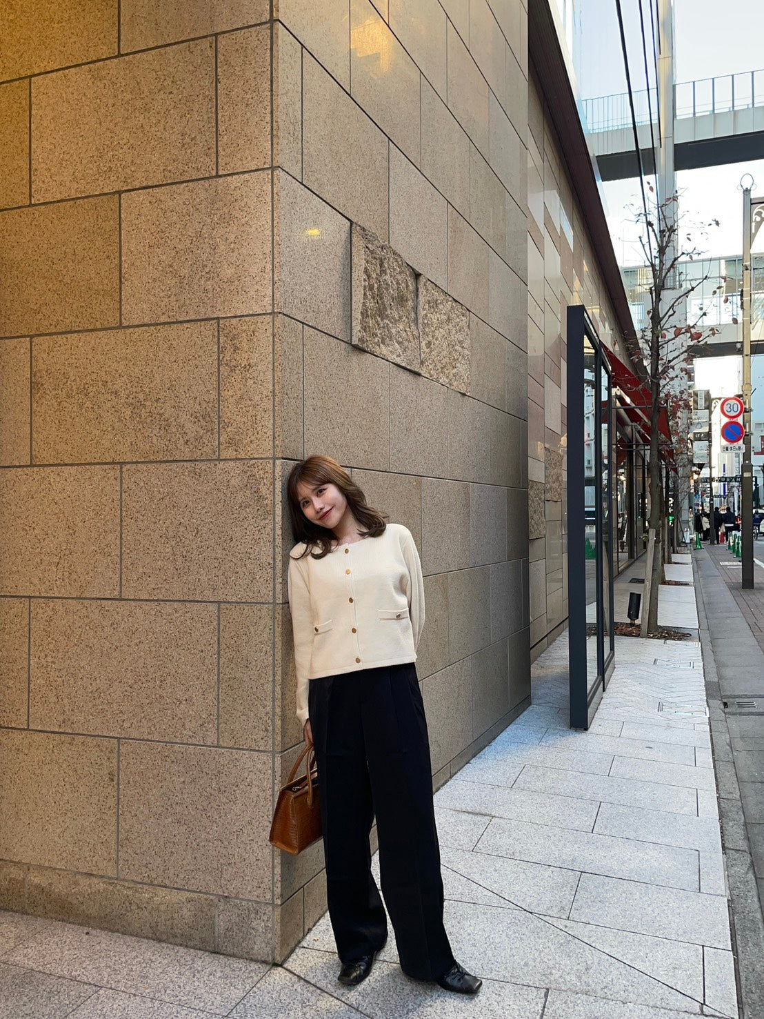 金ボタンノーカラーニットジャケット