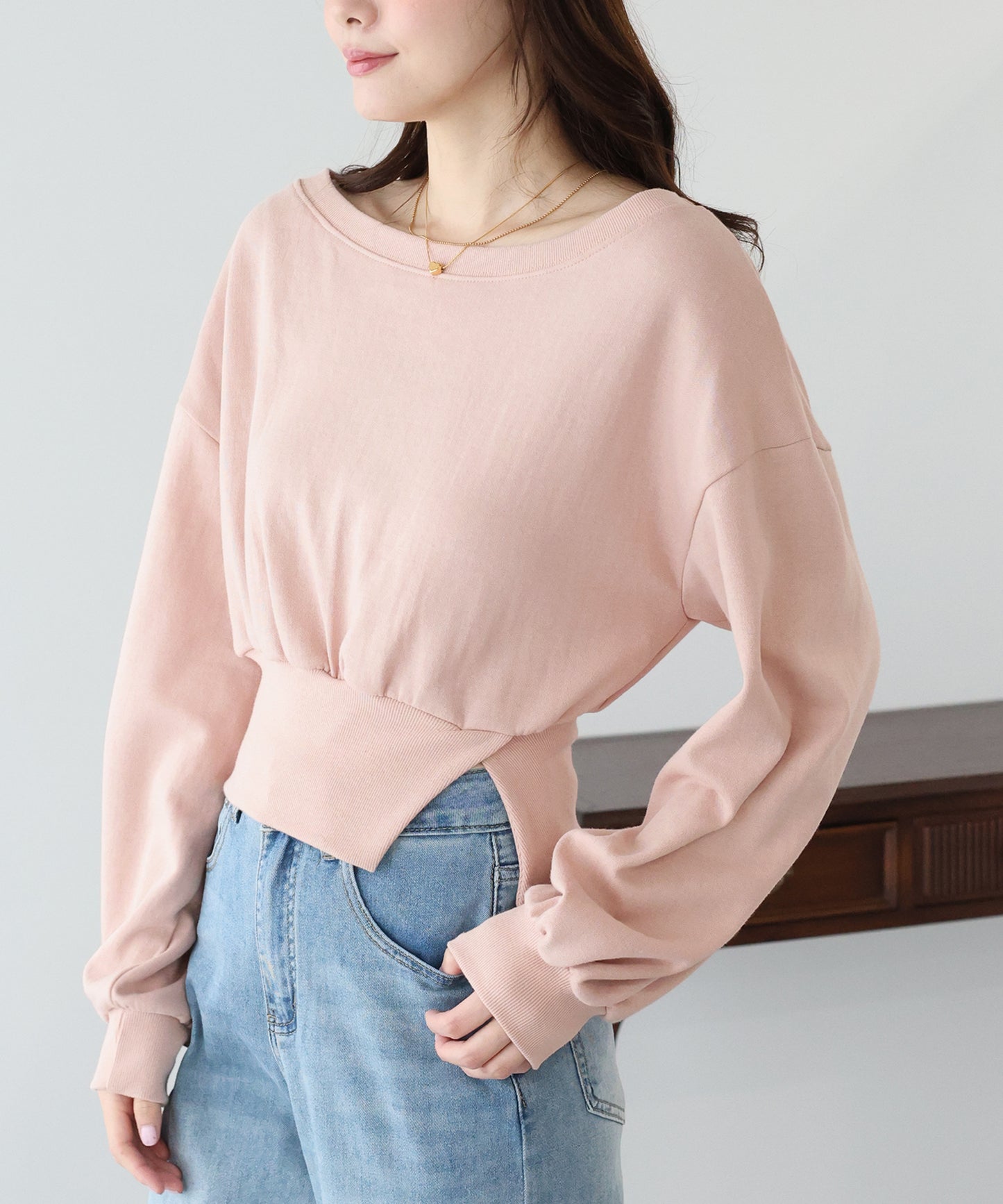 オフショルダースウェット