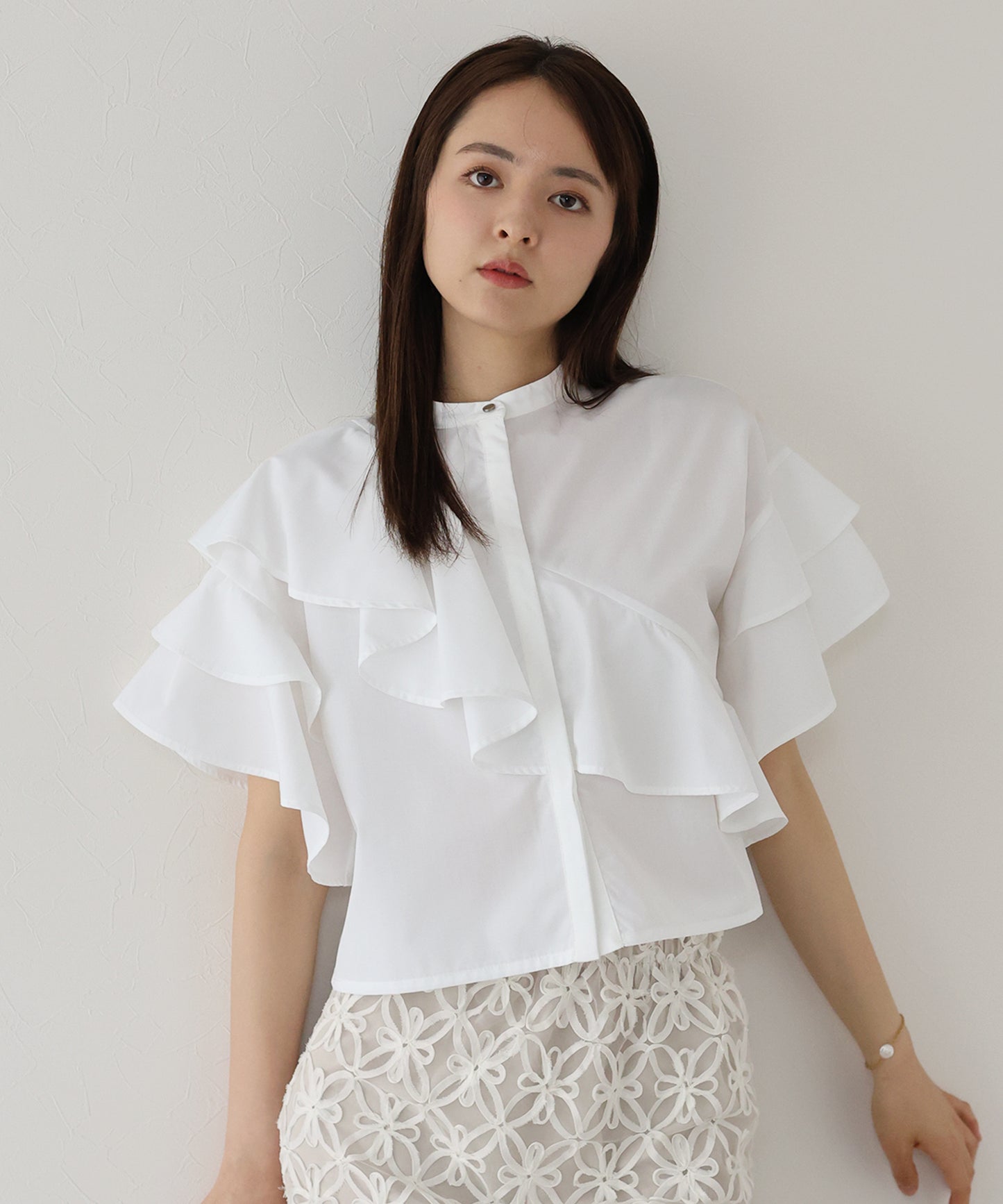 【新商品限定5％OFF（木）】[J by blue] 半袖フリルシャツ
