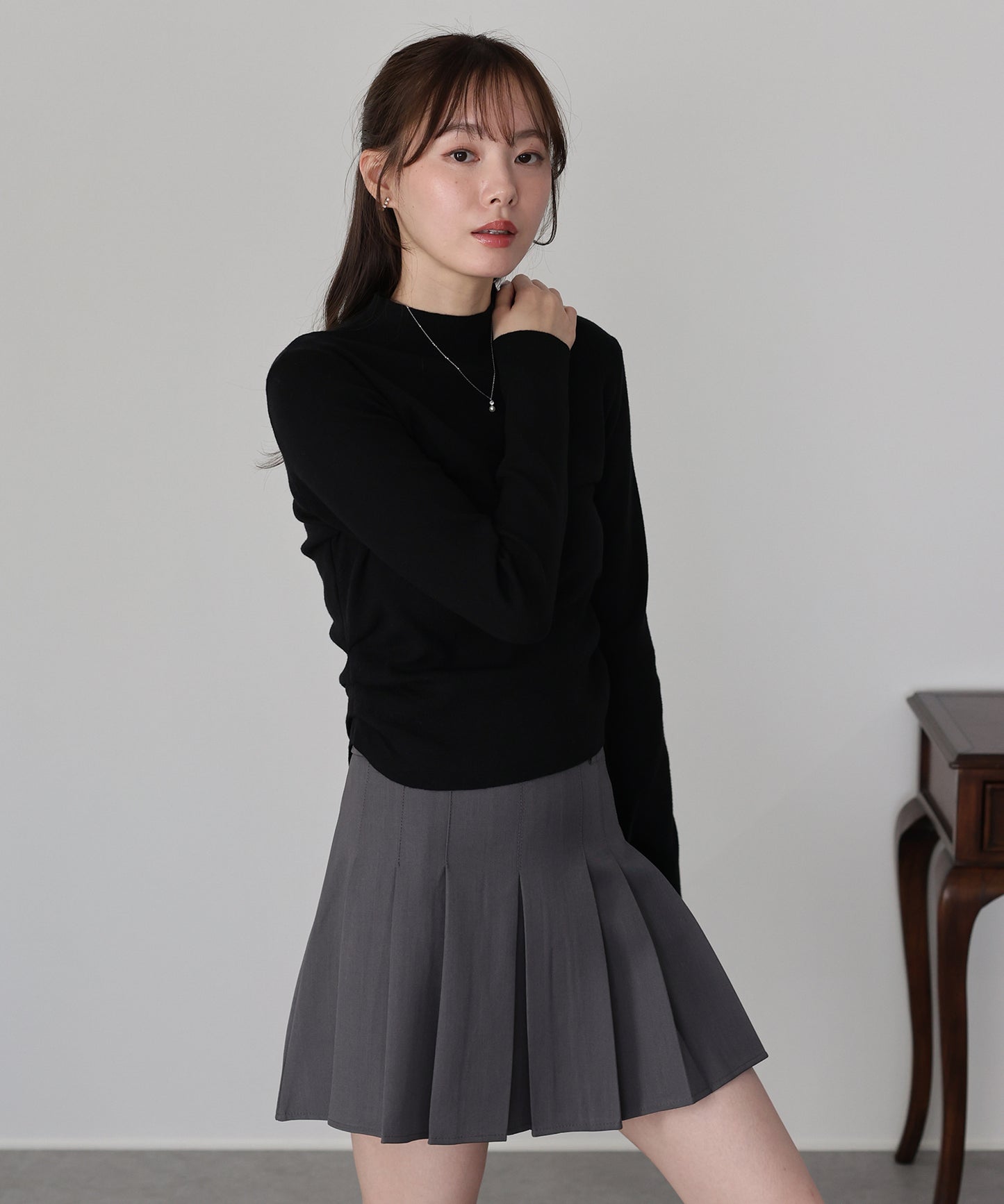 【早割5％OFF】サイドタックハイネックニット