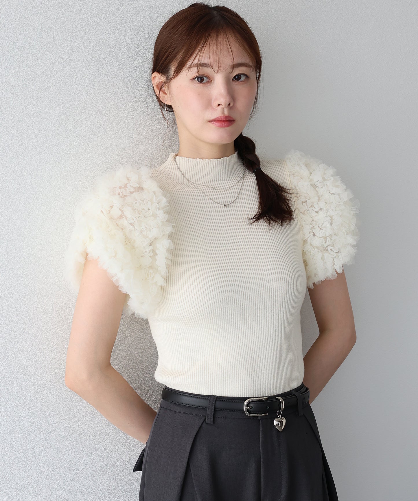 【早割5％OFF】フラワーチュールスリーブニット