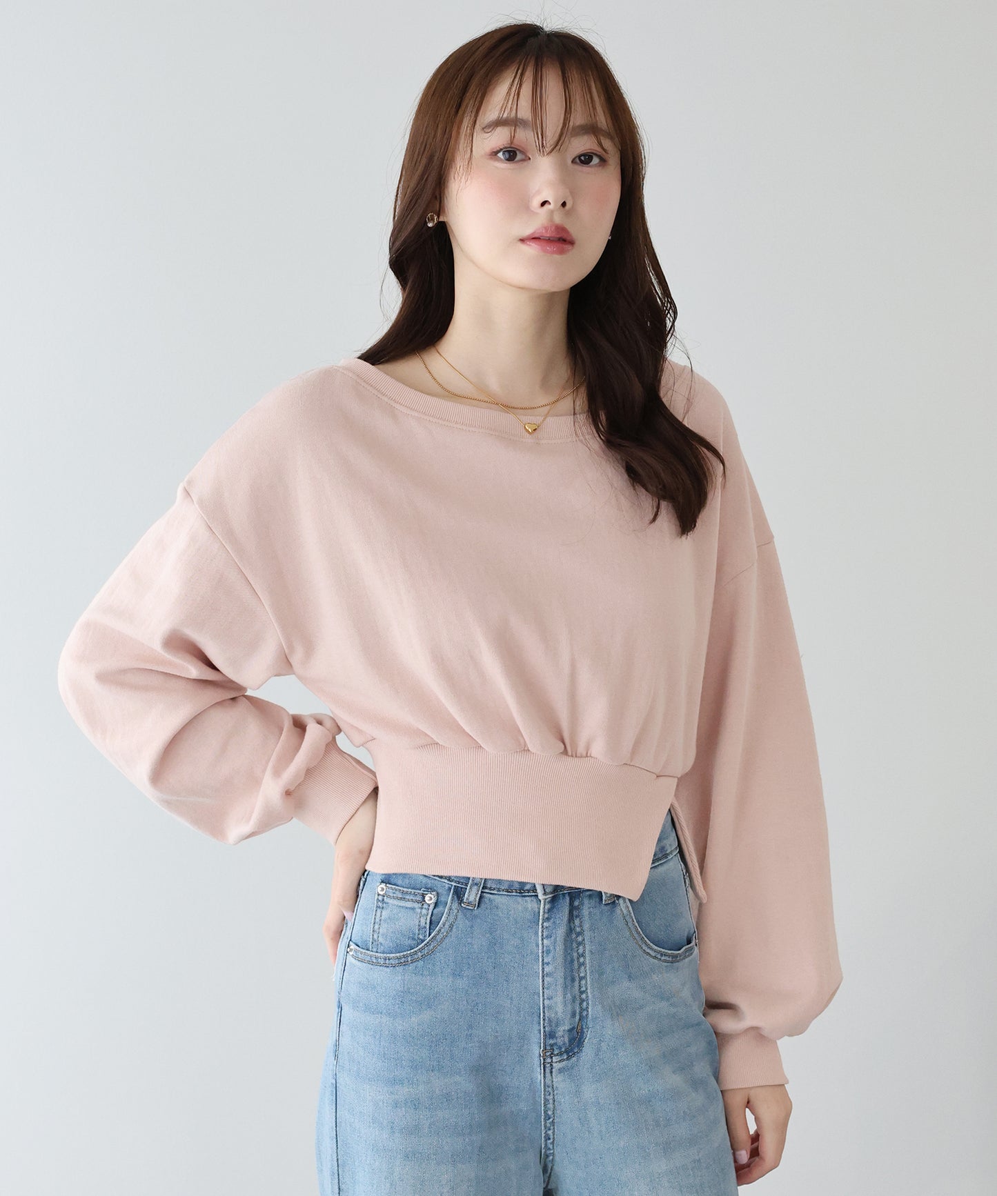 オフショルダースウェット