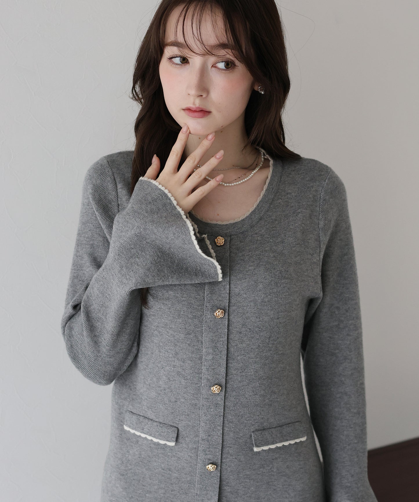 金ボタンニットワンピース