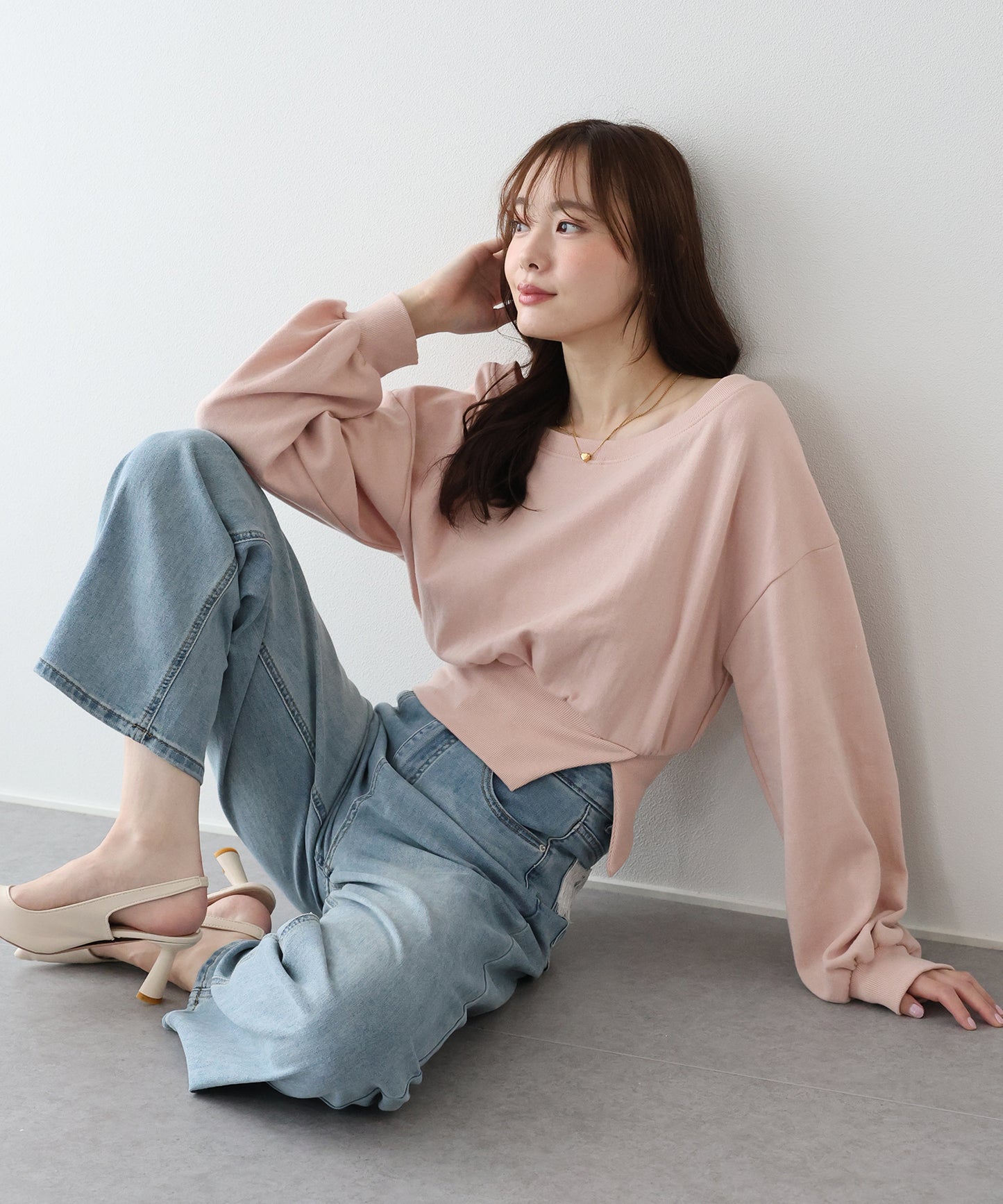 オフショルダースウェット