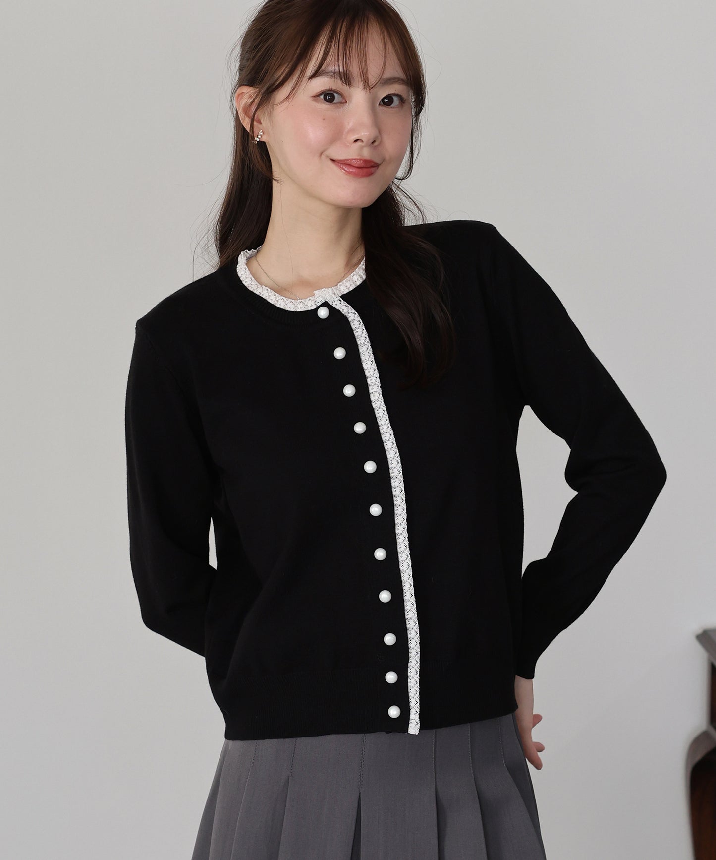 【早割5％OFF】レーストリムパールボタンカーディガン