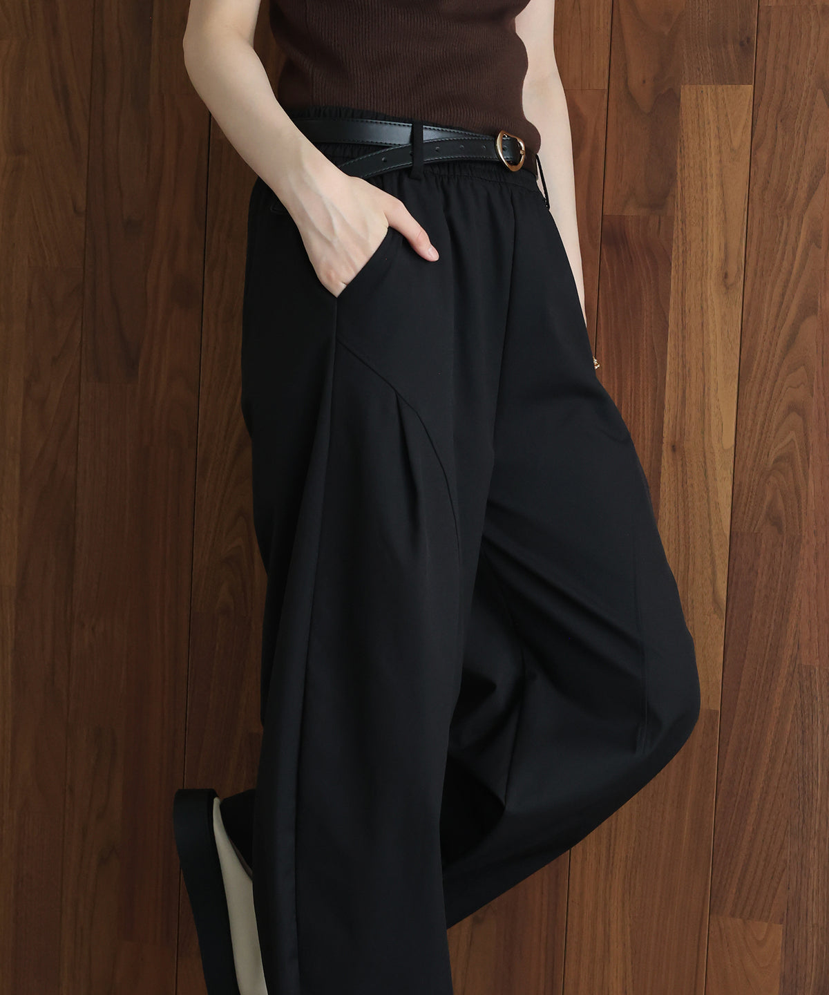 カーブパンツ