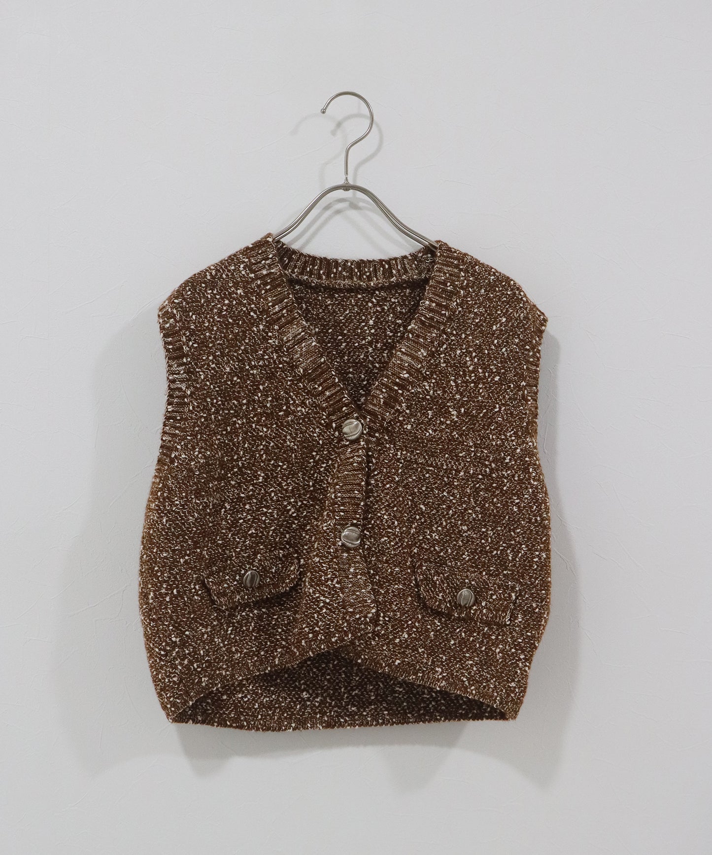 ニュアンスボタンメランジニットベスト[ J by blue ]