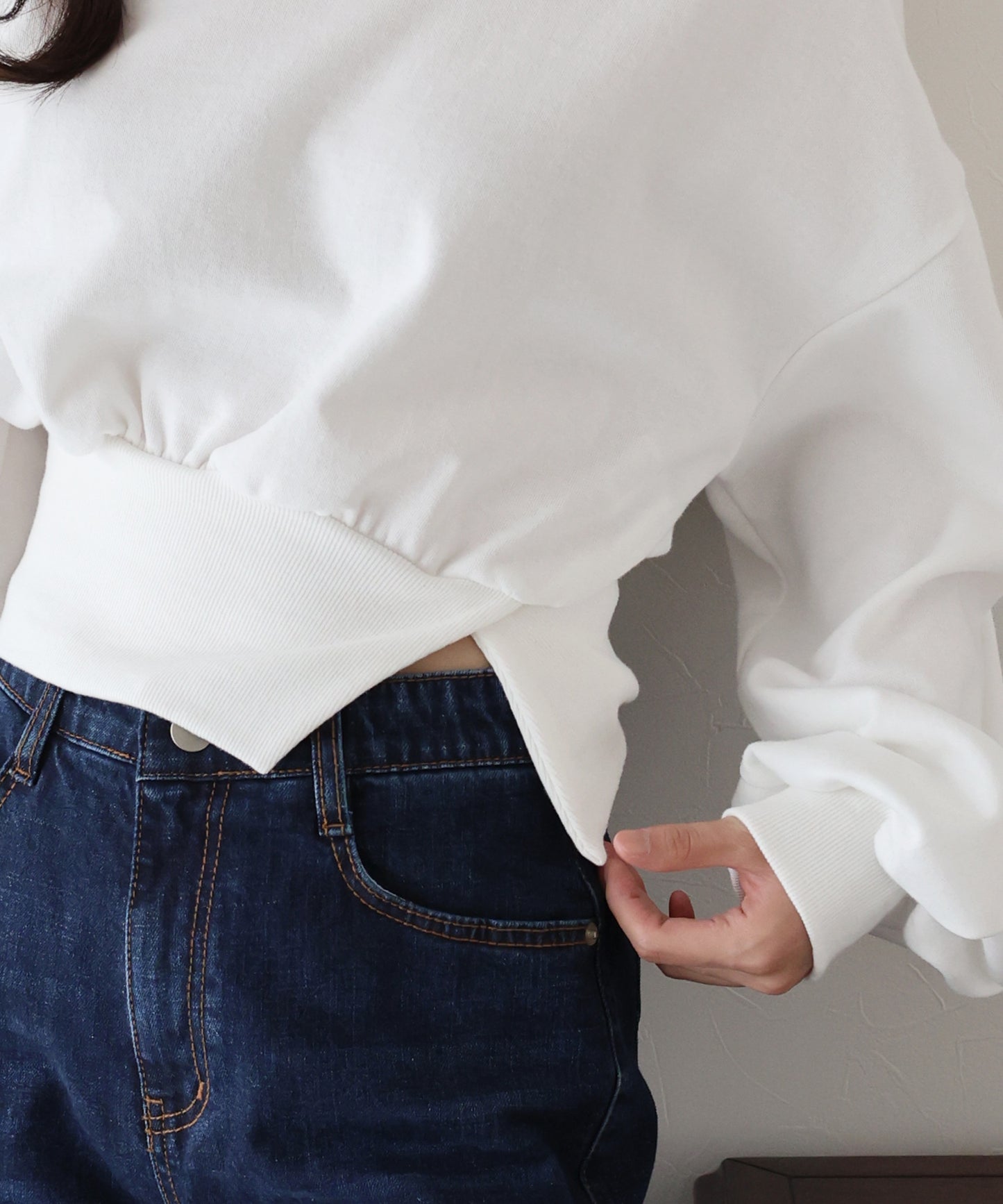 オフショルダースウェット