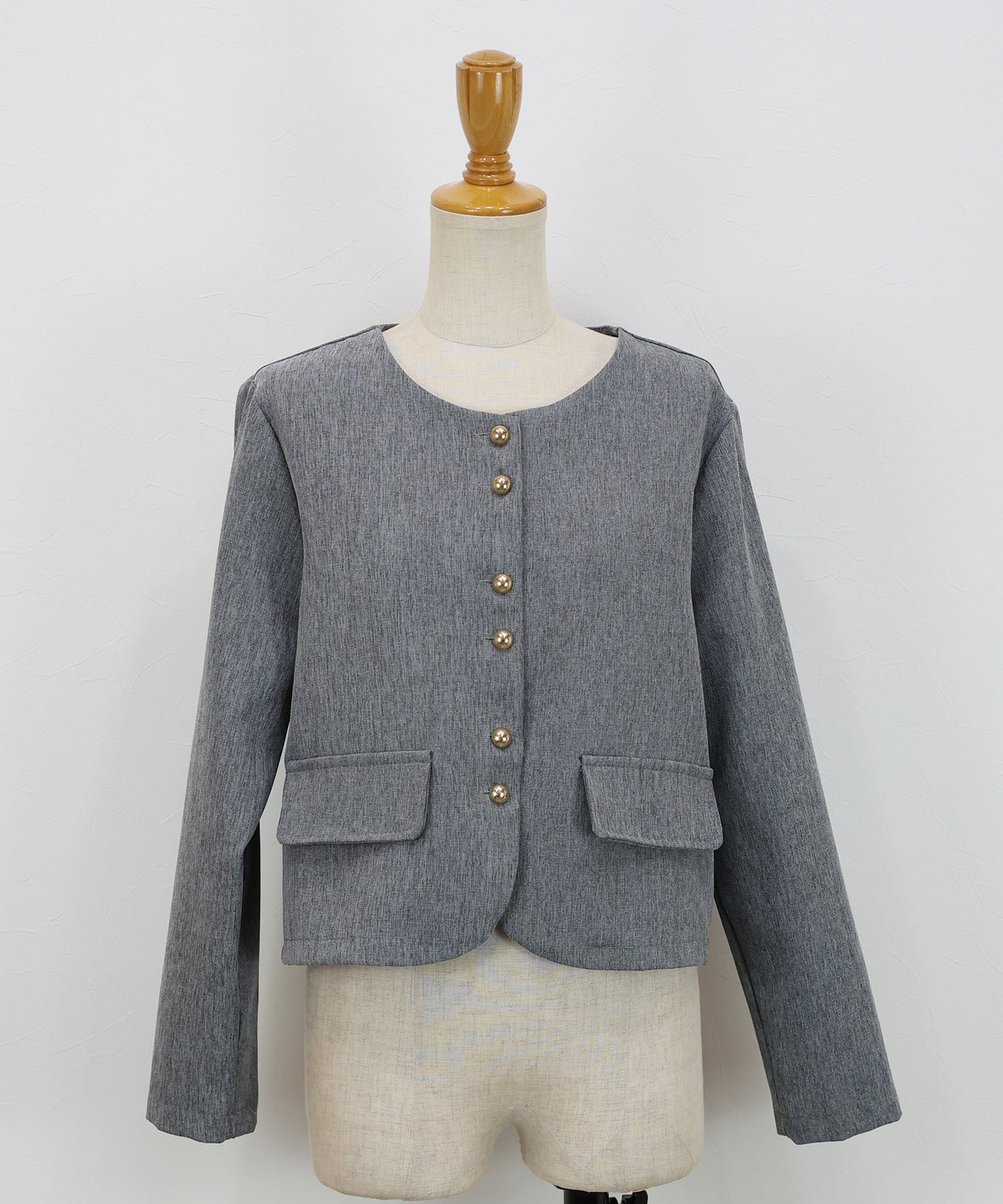 【早割5％OFF】ゴールドボタンノーカラージャケット