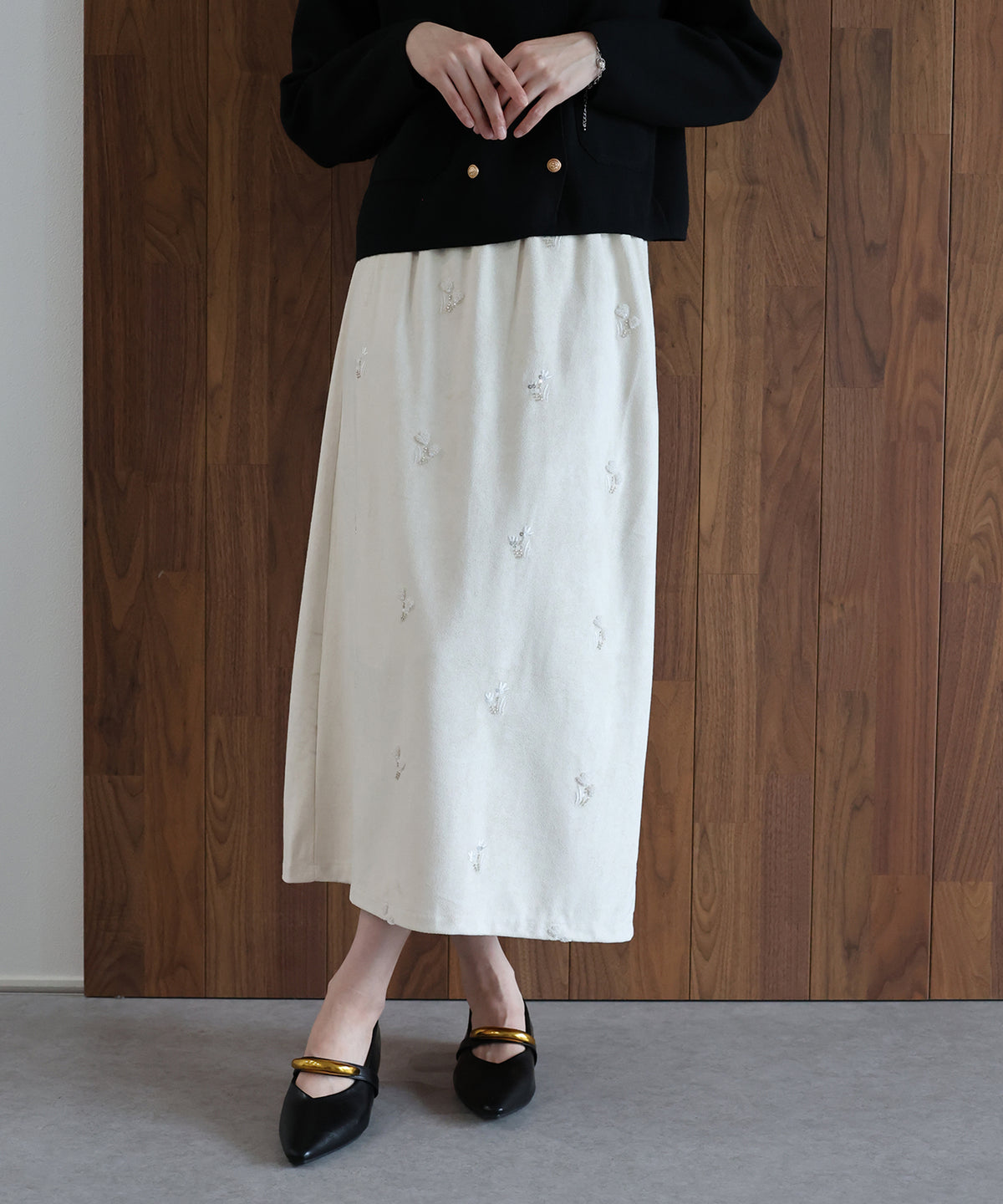 【早割5％OFF】フラワー刺繍スウェードタイトスカート