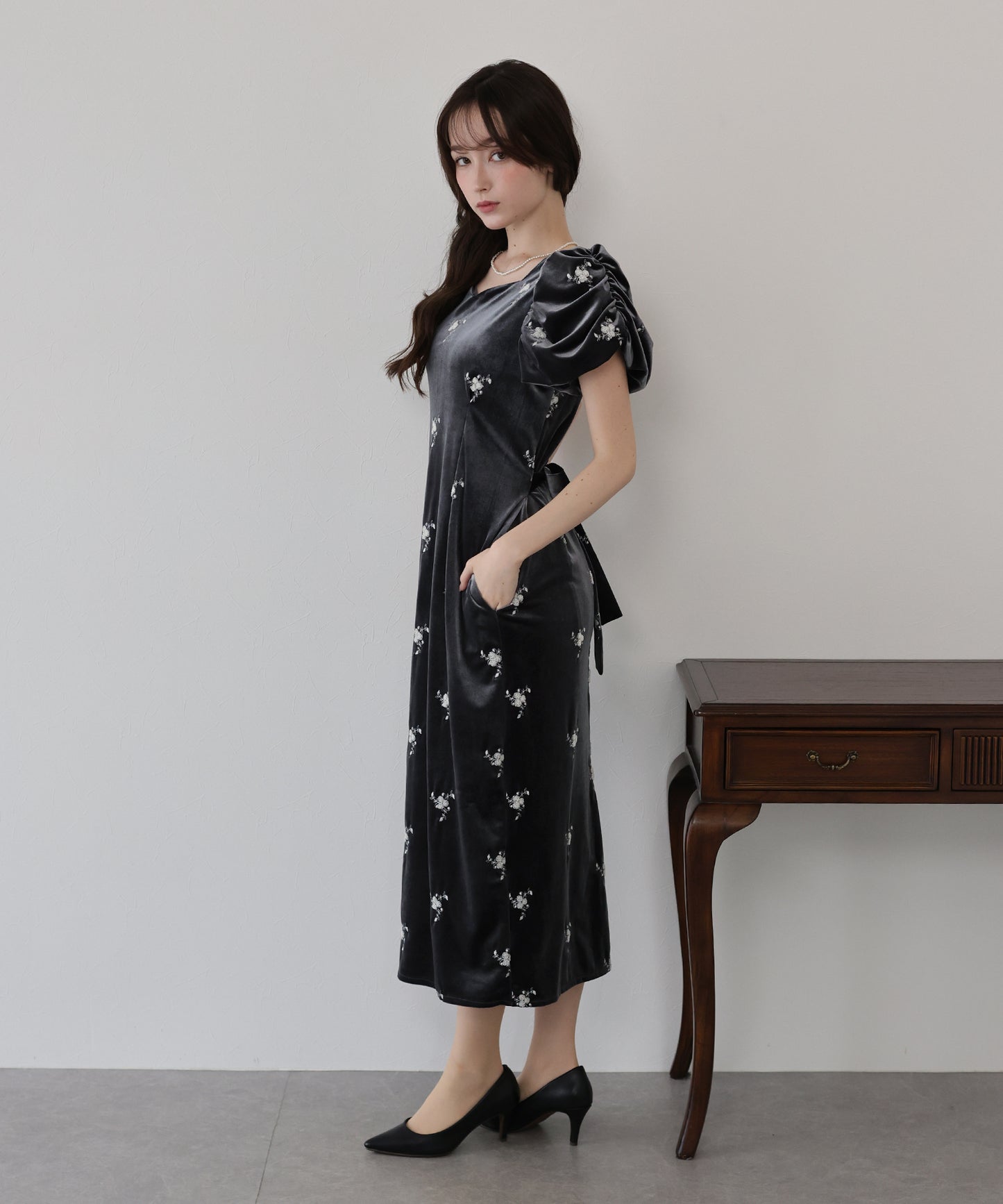 フラワー刺繍ハートネックベロアワンピース