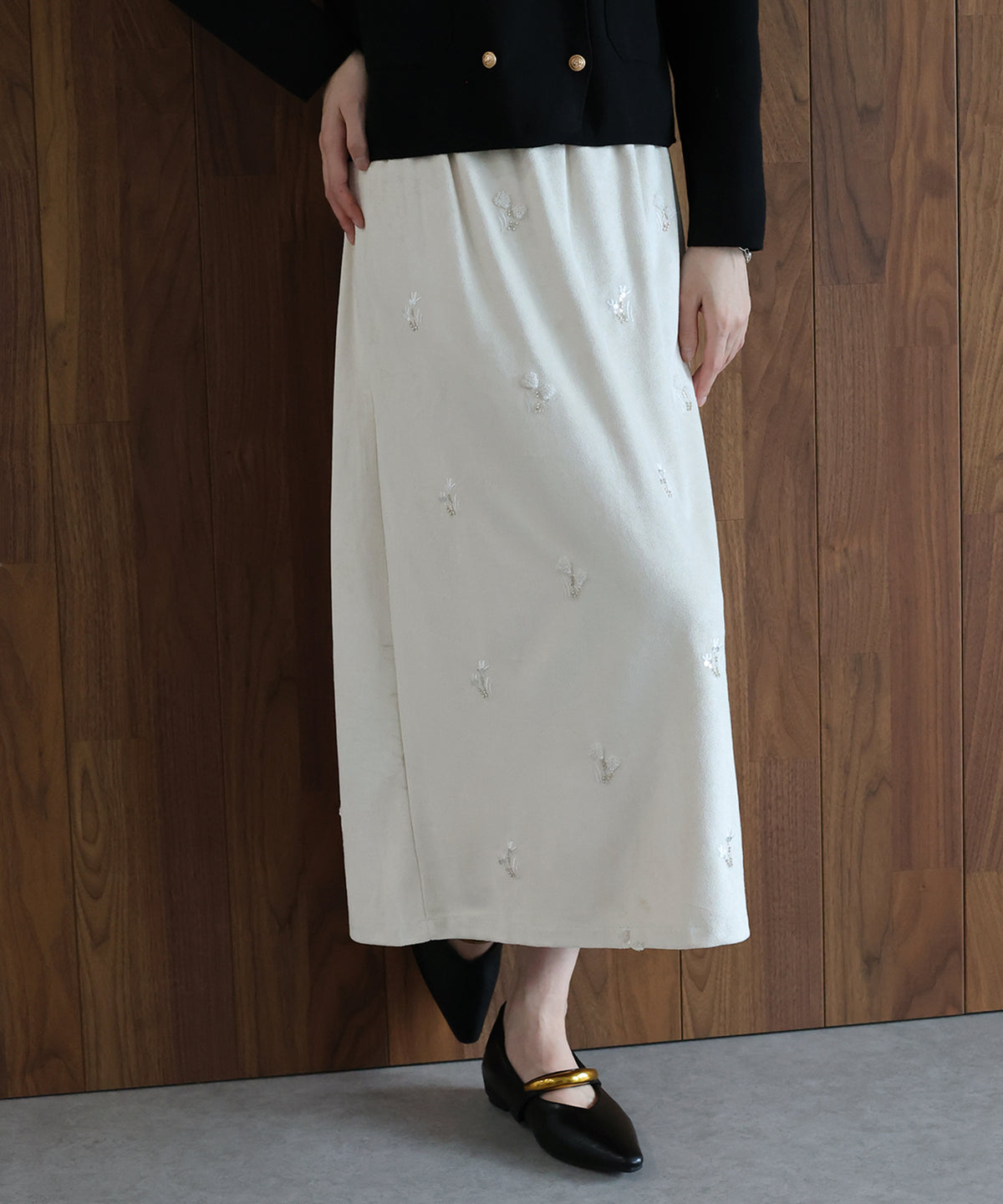 【早割5％OFF】フラワー刺繍スウェードタイトスカート