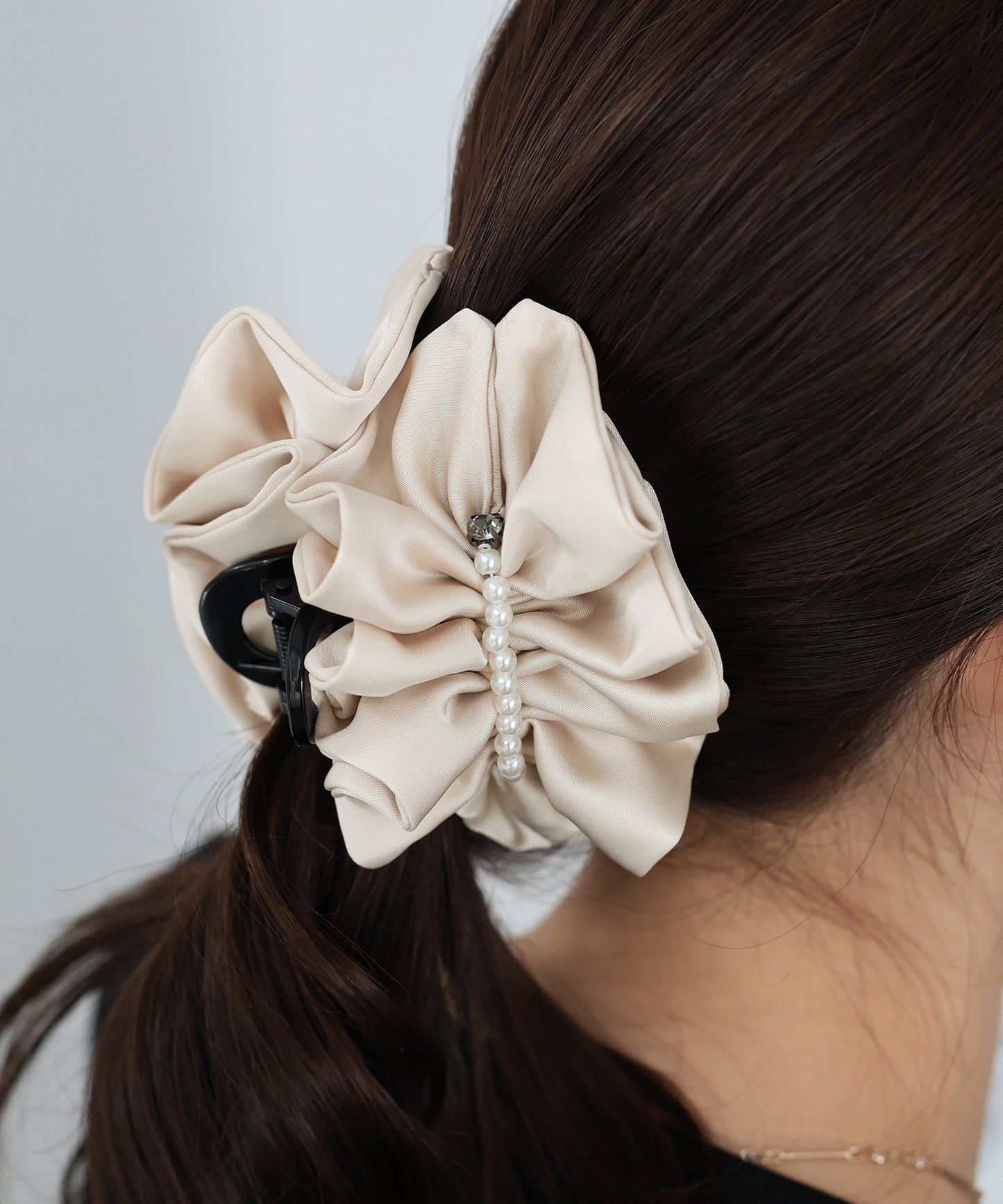 【早割5％OFF】サテンフリルバンスクリップ