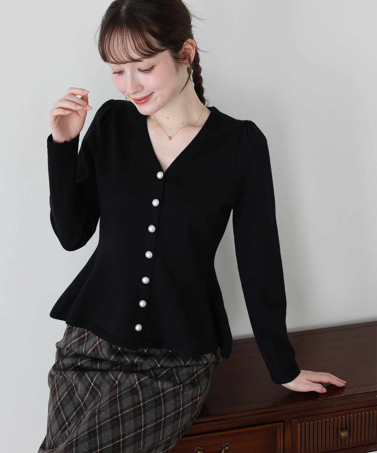 【早割5％OFF】Ｖネックペプラムカーディガン
