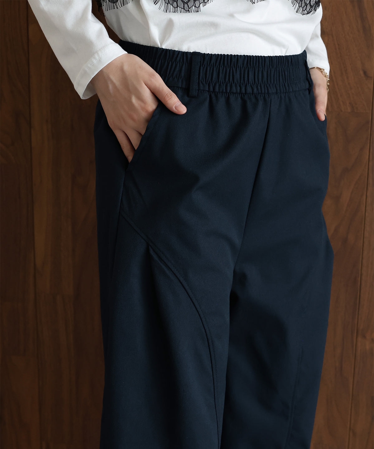 カーブパンツ