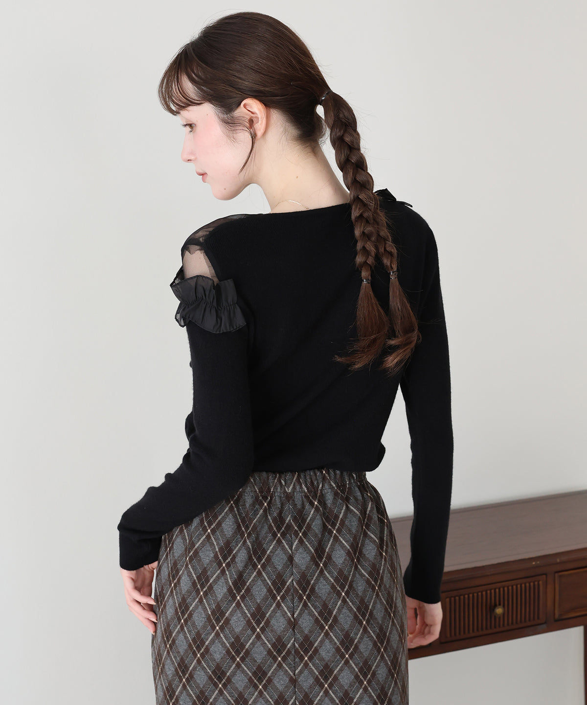 【早割5％OFF】アシンメトリーチュールフリルニット