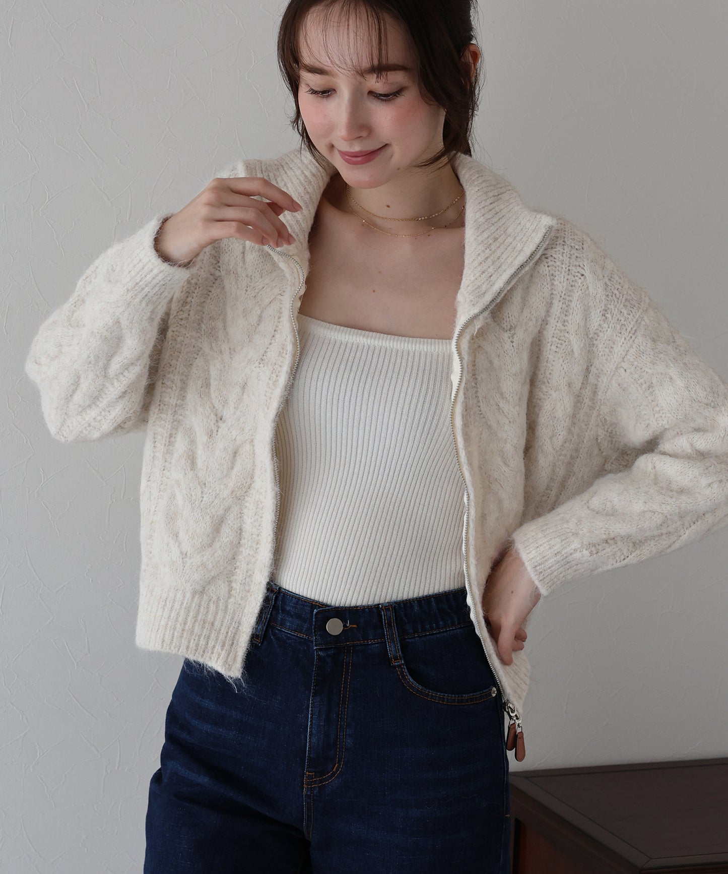 ケーブルダブルジップニット