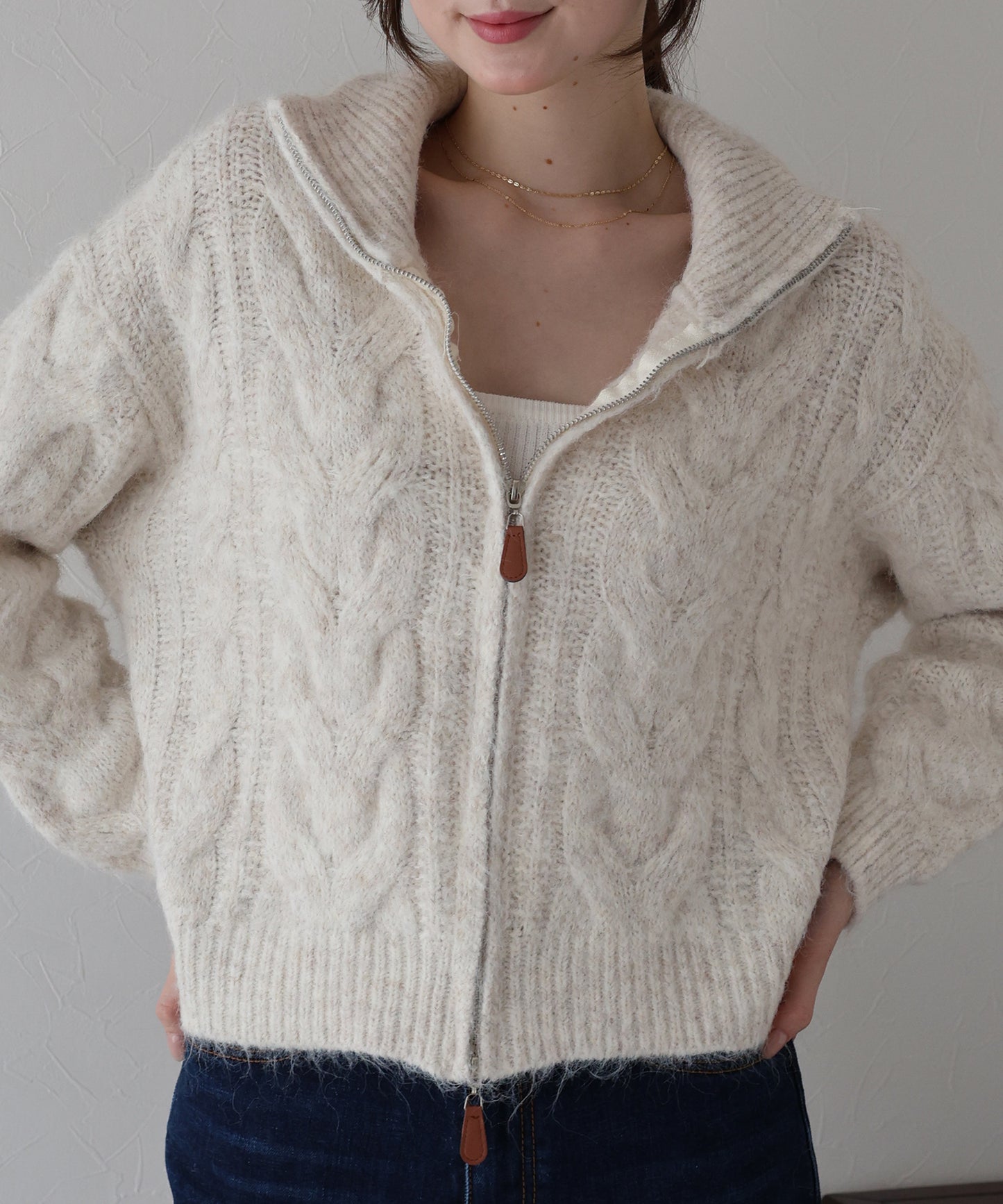 ケーブルダブルジップニット