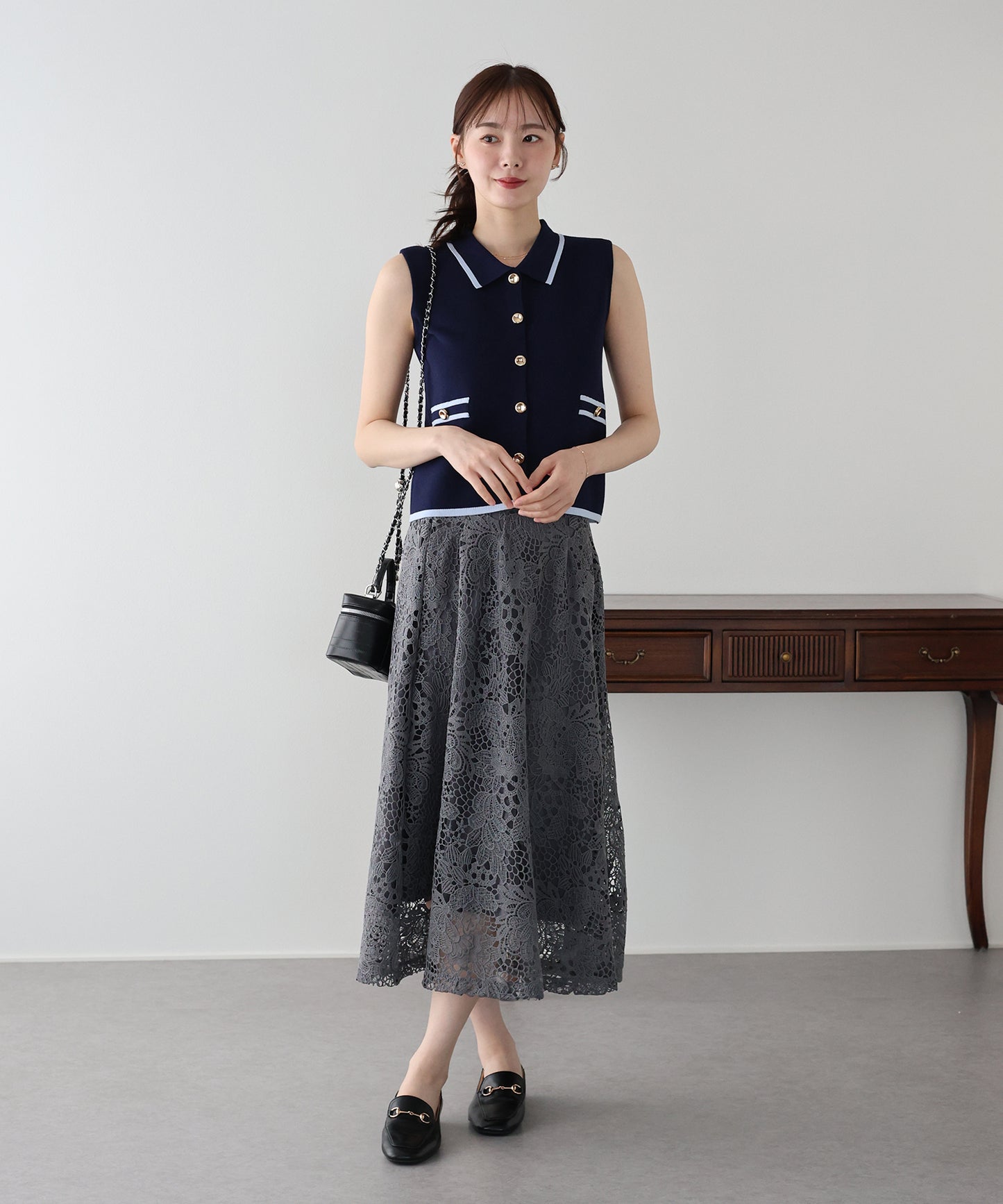 【早割5％OFF】ゴールドボタンノースリーブポロニット