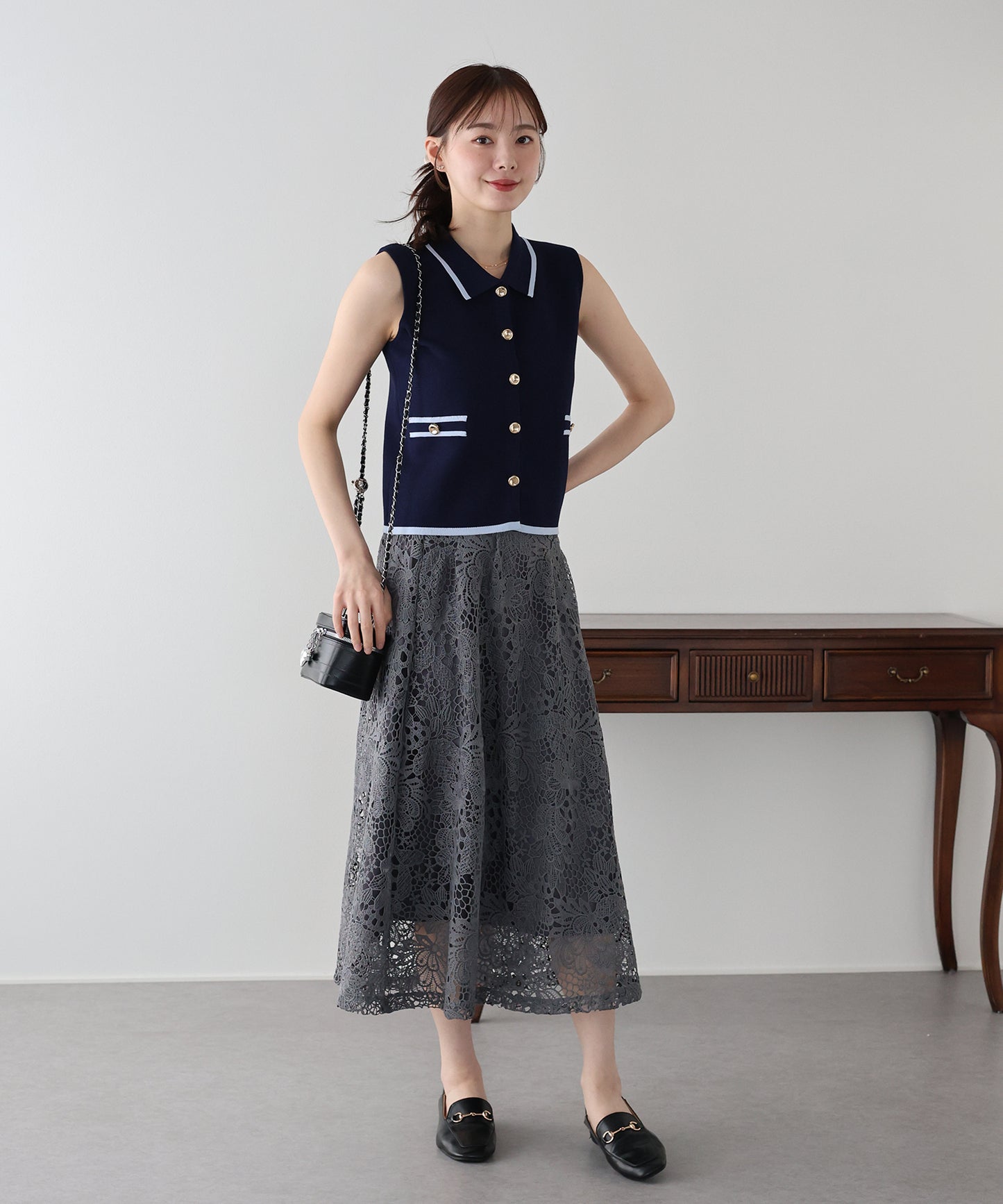 【早割5％OFF】ゴールドボタンノースリーブポロニット