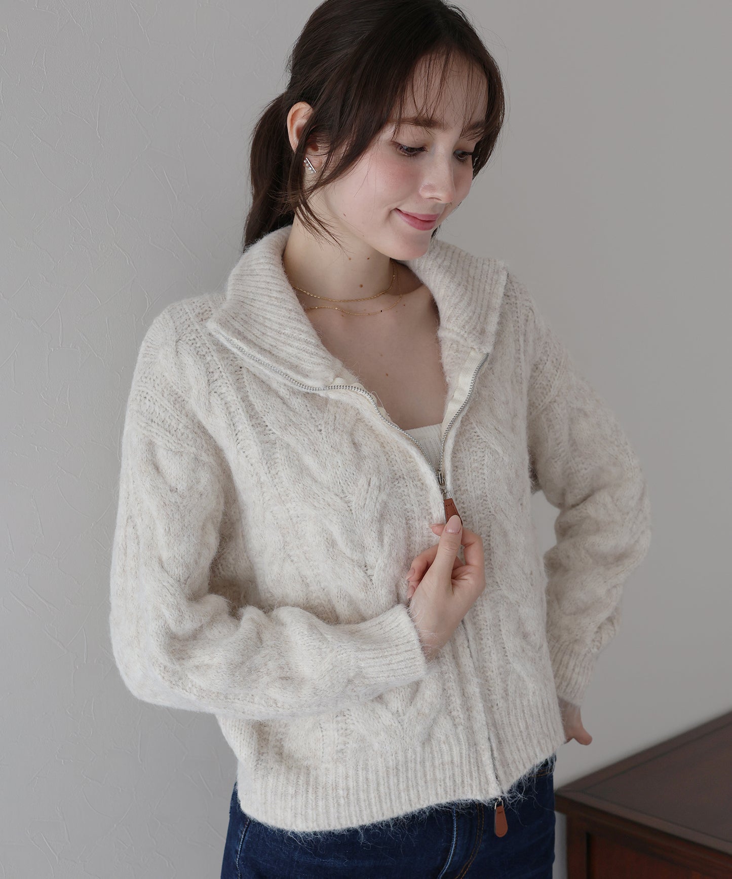 ケーブルダブルジップニット